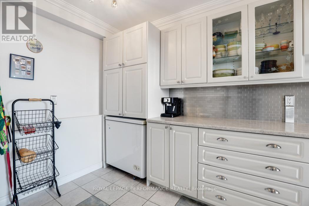 Photo 10 of 2302 505 St Laurent Boulevard, Ottawa ON