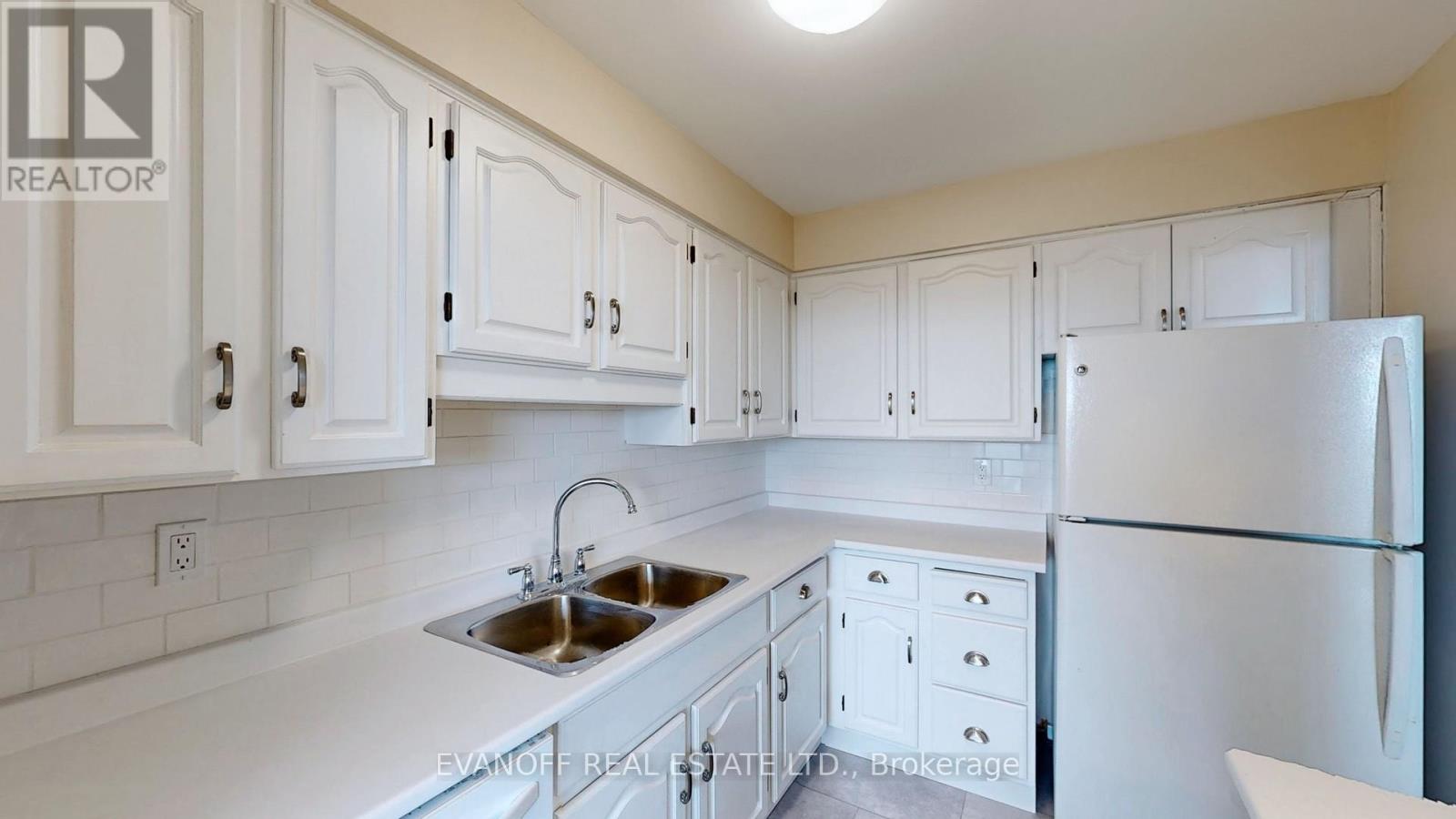 Photo 15 of Ph 4 3311 Kingston Road, Toronto ON