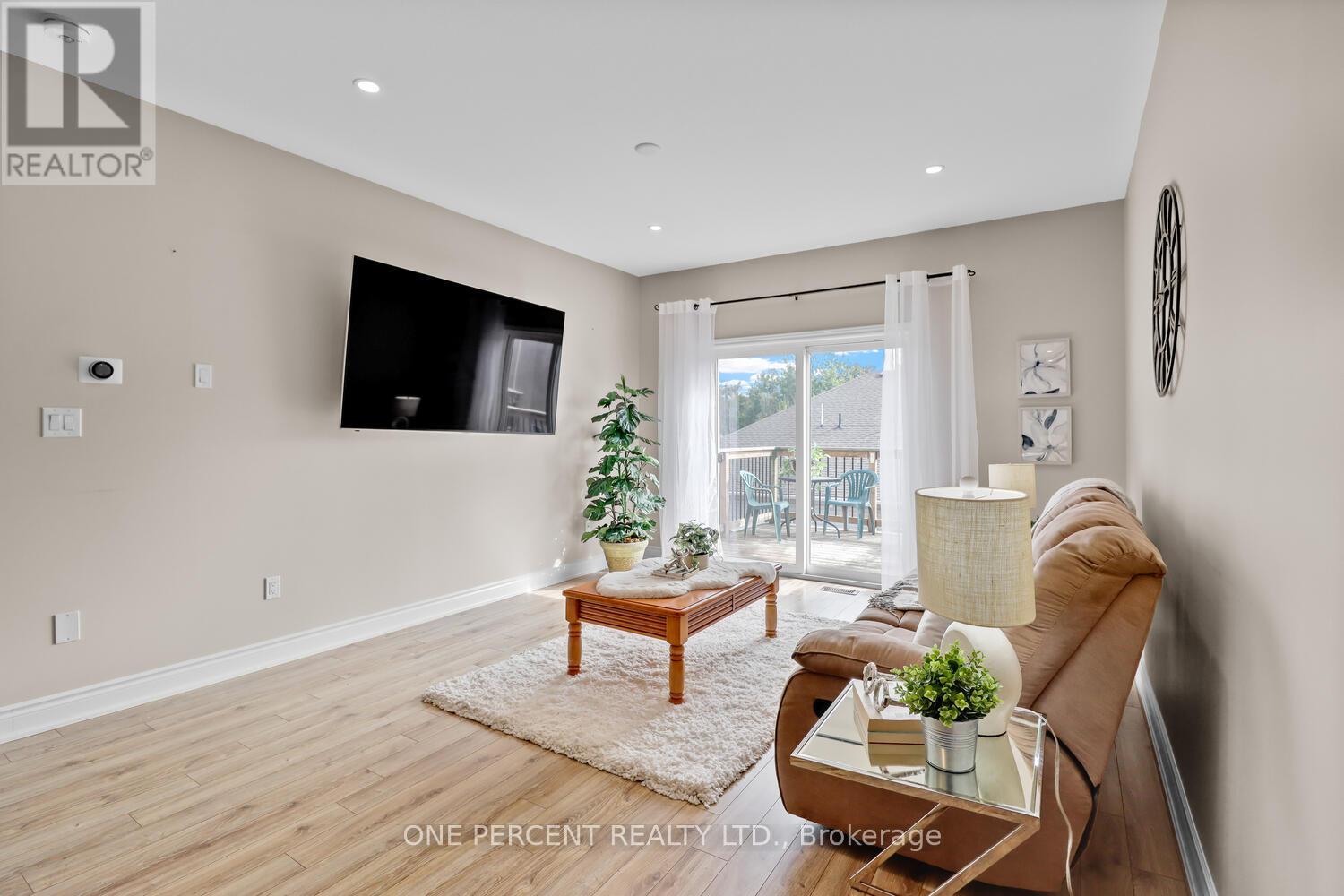 Photo 18 of 92 Lily Drive, Orillia ON