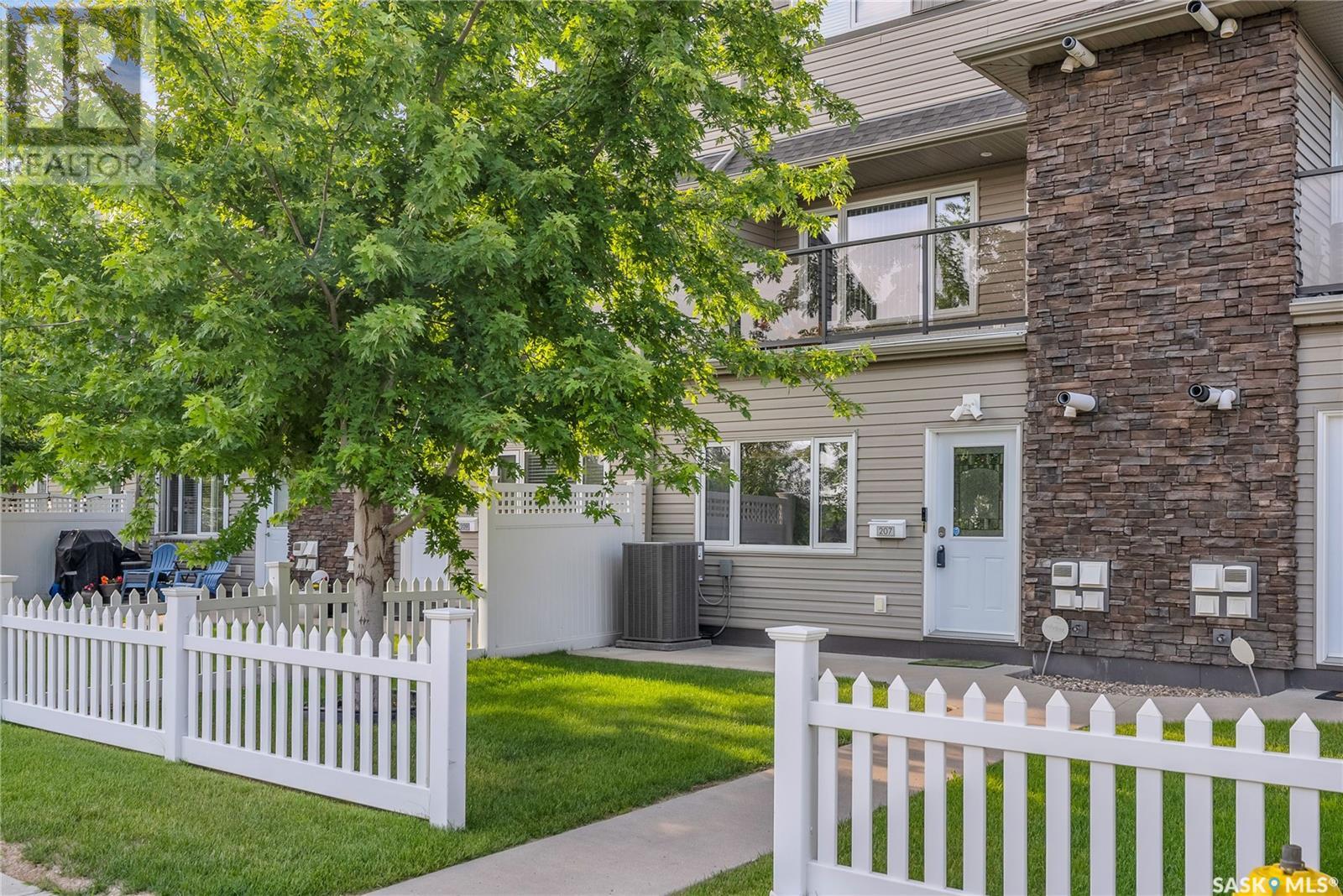 Single Family House for Sale in   Dalgleish LINK Saskatoon 