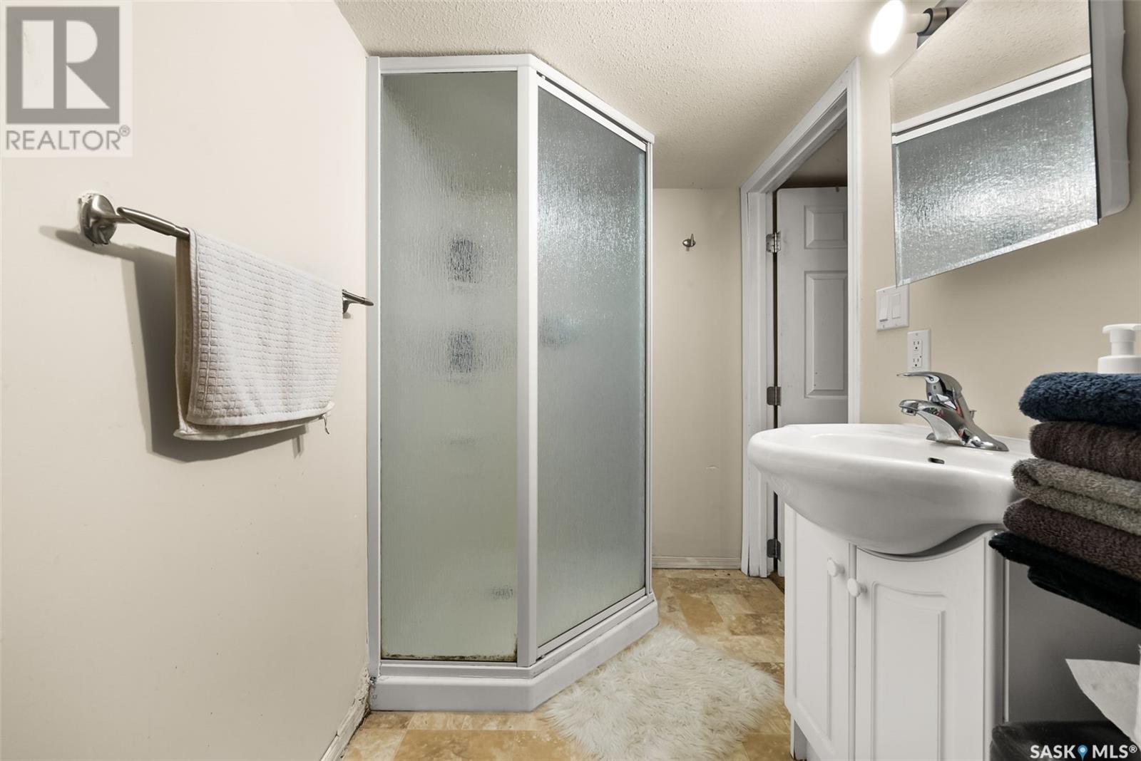 Photo 3 of 2140 Montague Street, Regina SK