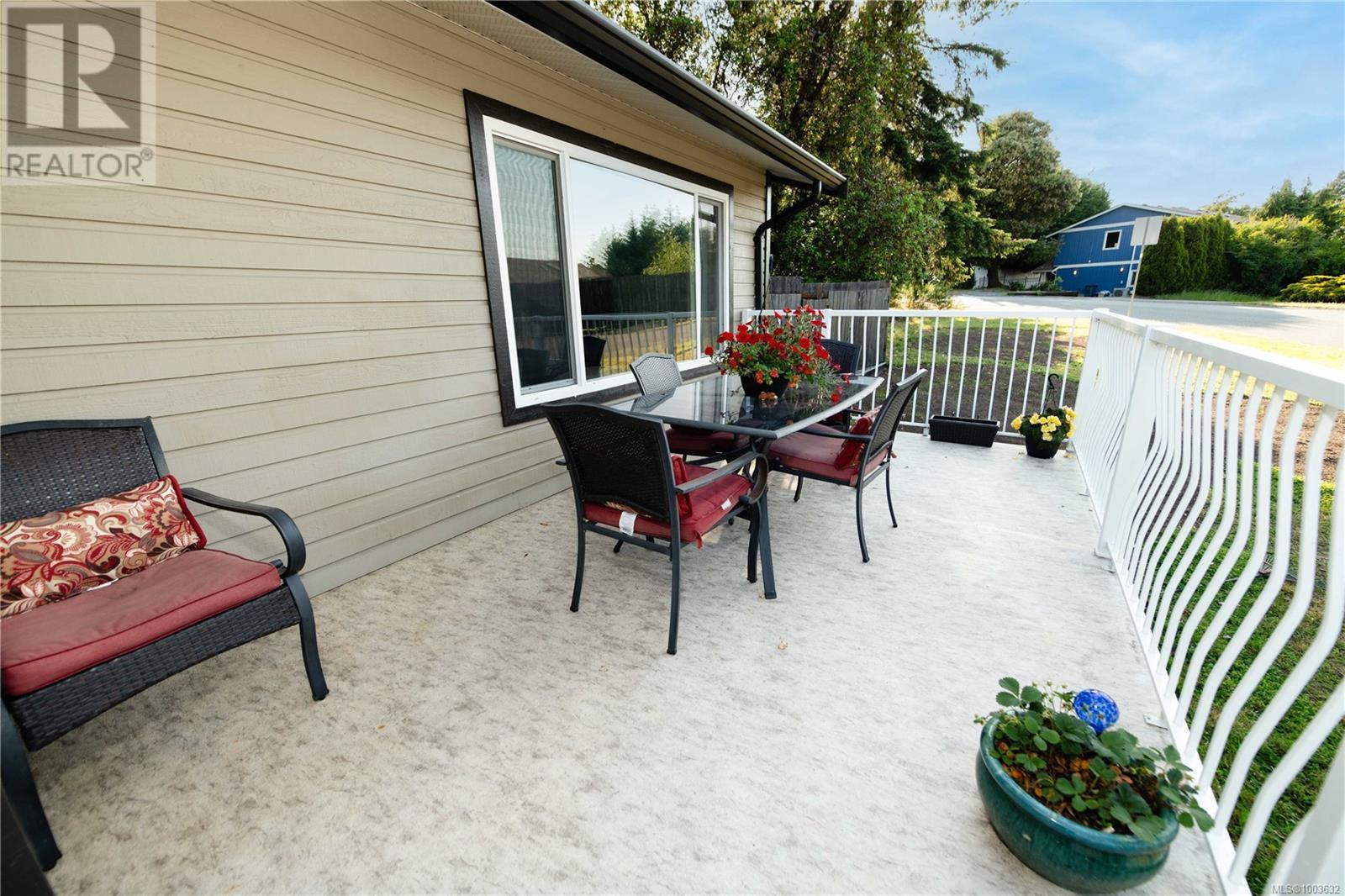 Photo 14 of 791 Cecil Blogg Dr, Colwood BC