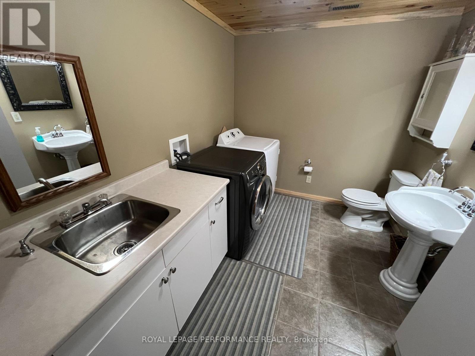 Photo 20 of 252 Lacourse Lane, Lanark Highlands ON