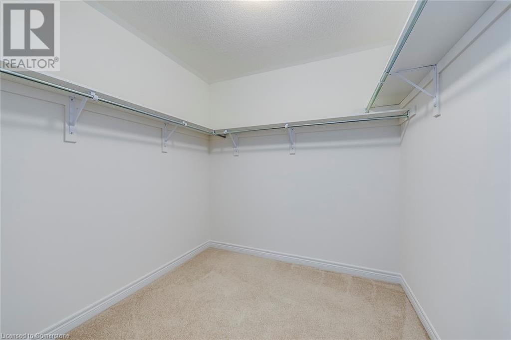 Photo 10 of 3934 Leonardo Street, Burlington ON