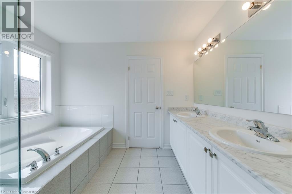 Photo 12 of 3934 Leonardo Street, Burlington ON