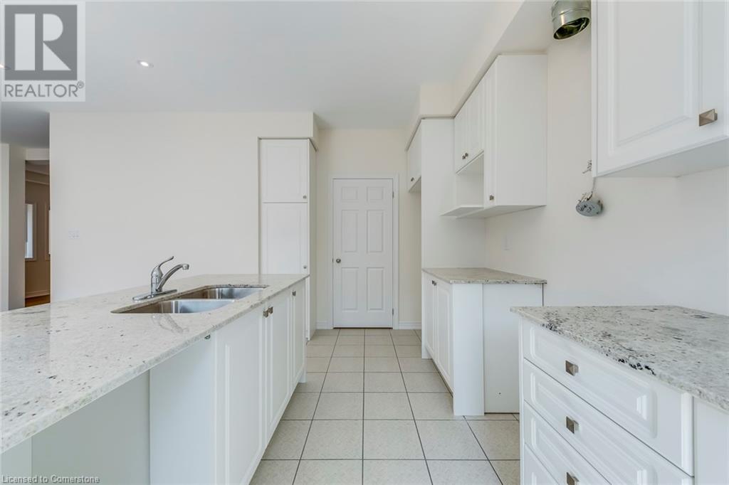 Photo 7 of 3934 Leonardo Street, Burlington ON