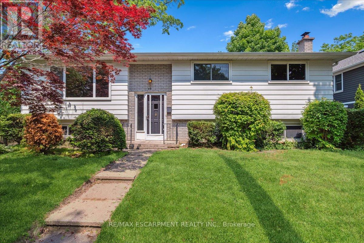 Photo 1 of 49 Head Street, Oakville ON