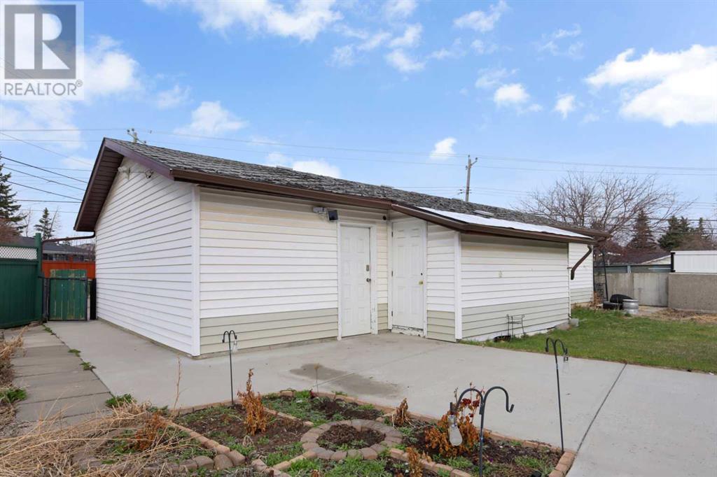Single Family House Bungalow for Sale in  Fordham Crescent SE Forest Heights Calgary 
