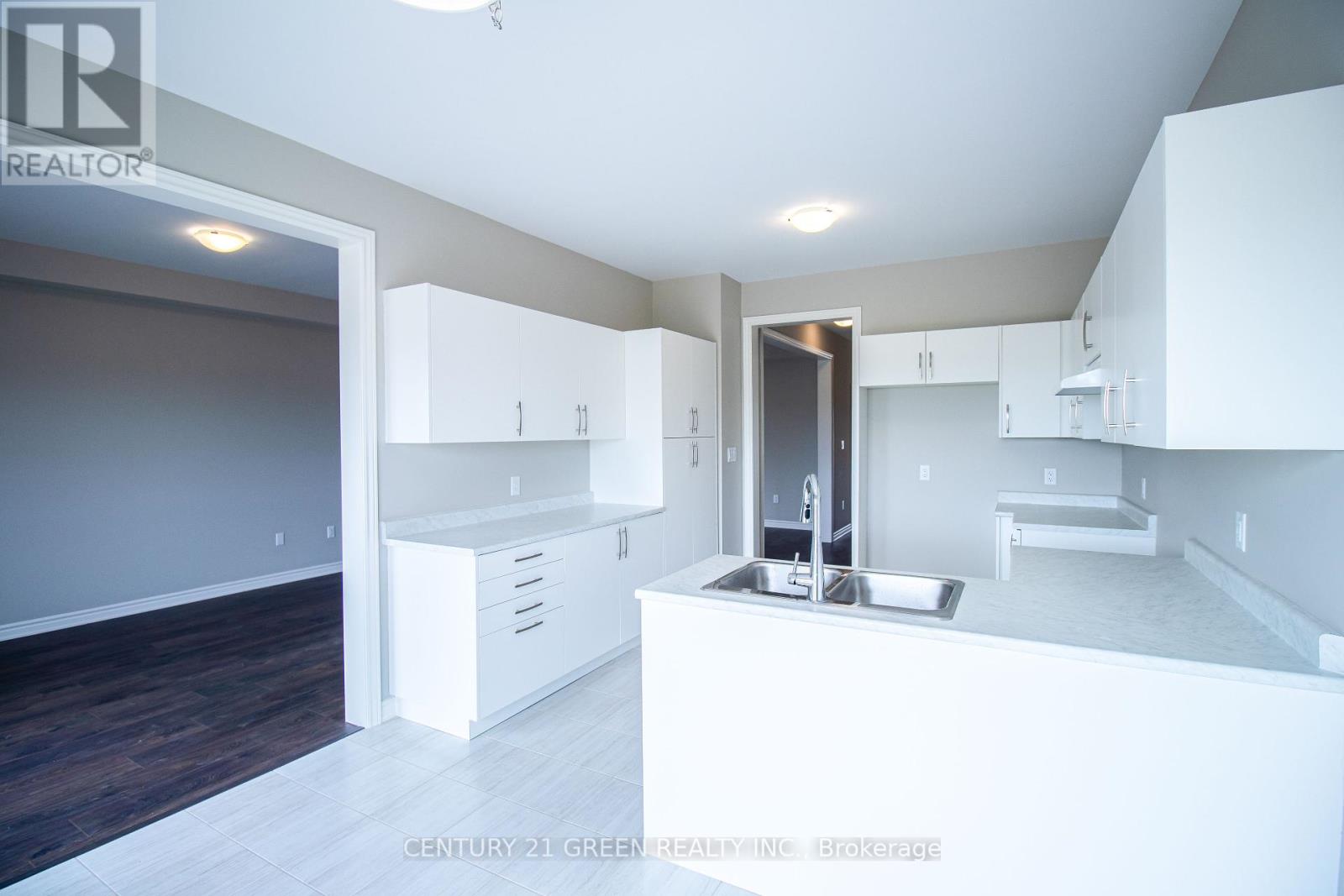 Photo 19 of 274 Springfield Crescent, Clearview ON