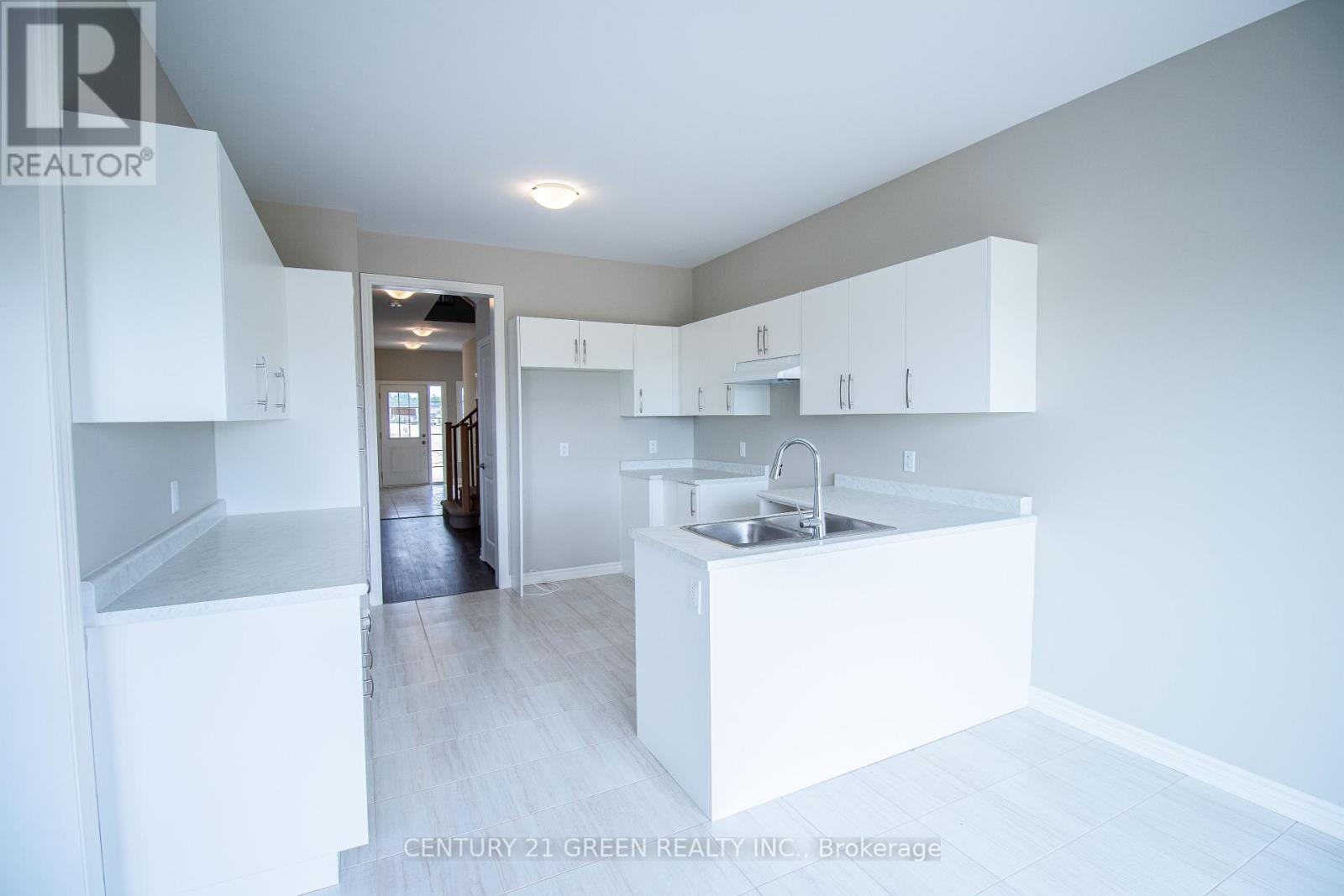 Photo 20 of 274 Springfield Crescent, Clearview ON