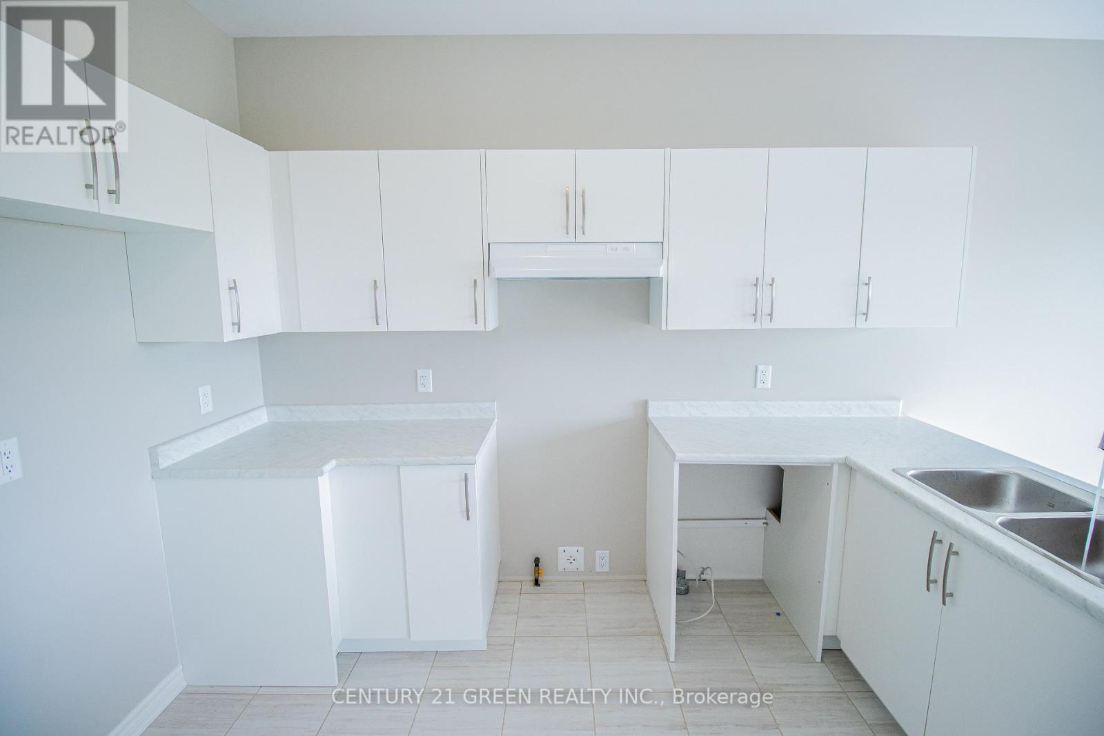 Photo 22 of 274 Springfield Crescent, Clearview ON