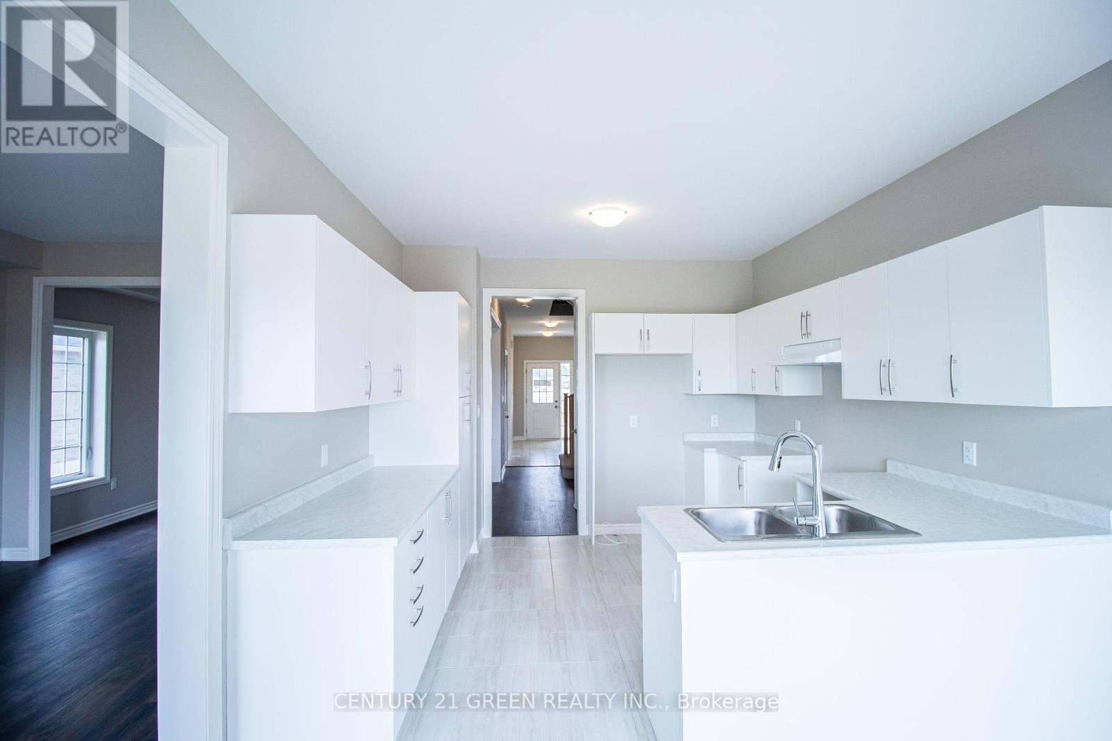Photo 24 of 274 Springfield Crescent, Clearview ON