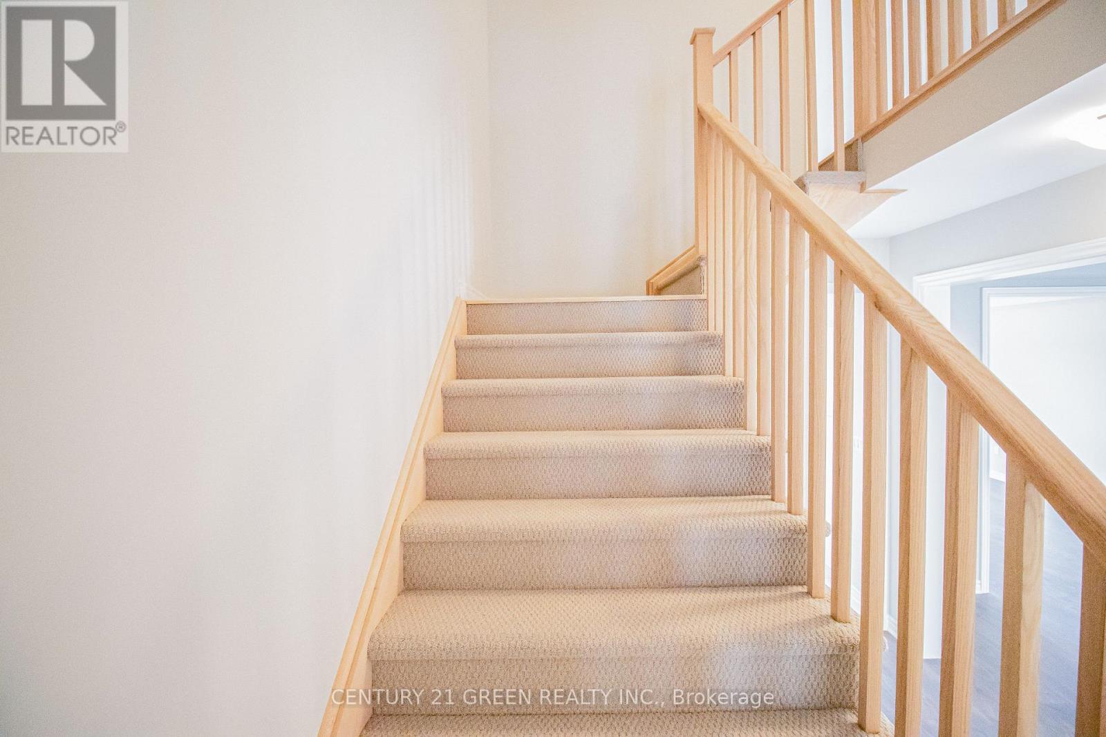 Photo 25 of 274 Springfield Crescent, Clearview ON