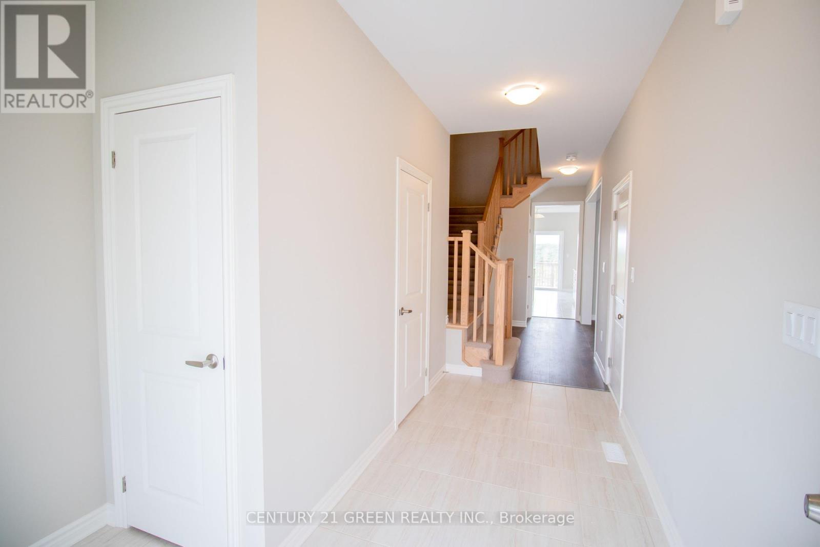 Photo 6 of 274 Springfield Crescent, Clearview ON