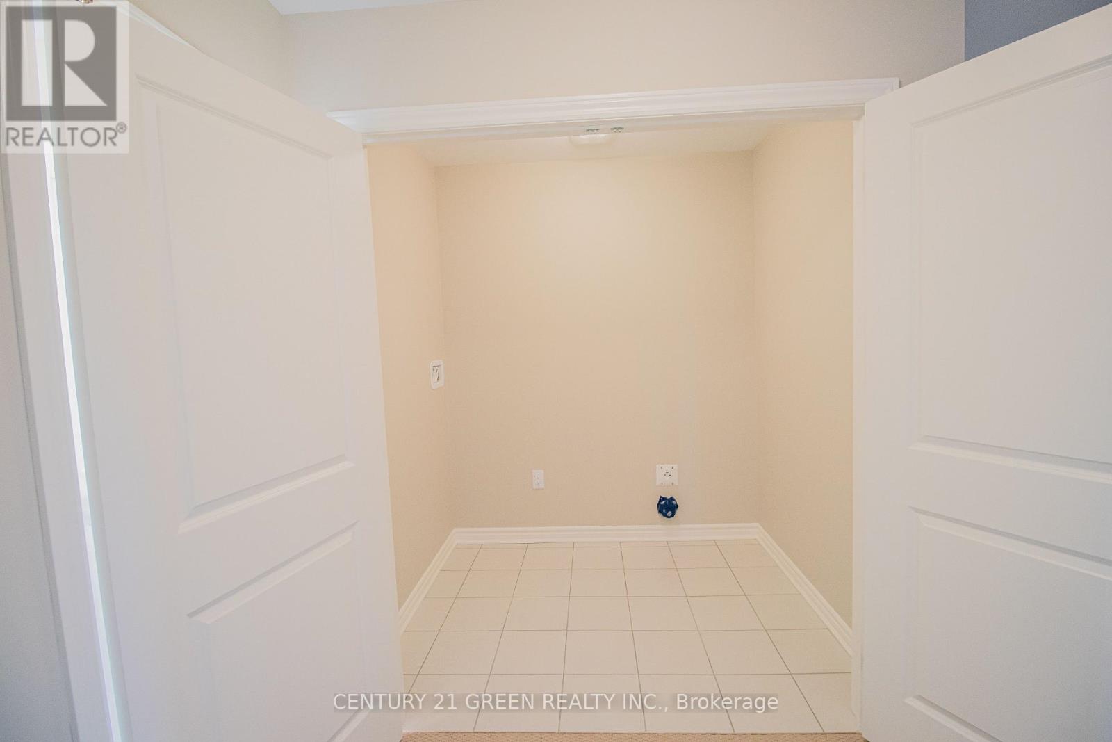 Photo 39 of 274 Springfield Crescent, Clearview ON