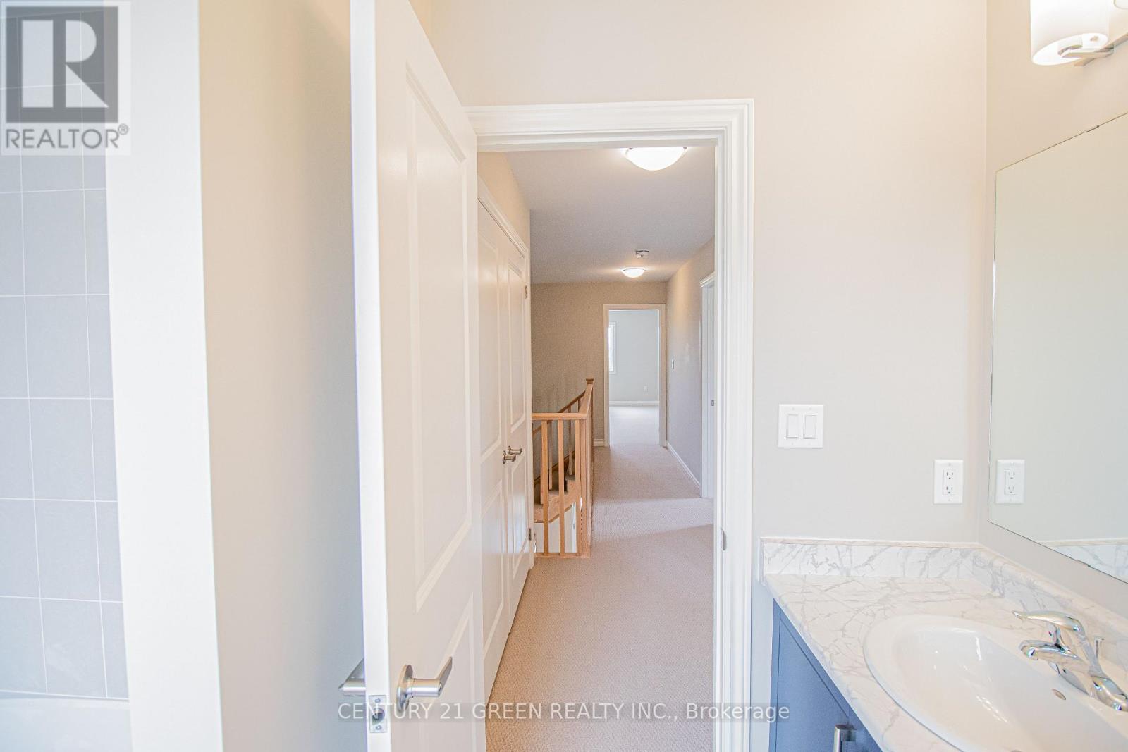 Photo 46 of 274 Springfield Crescent, Clearview ON