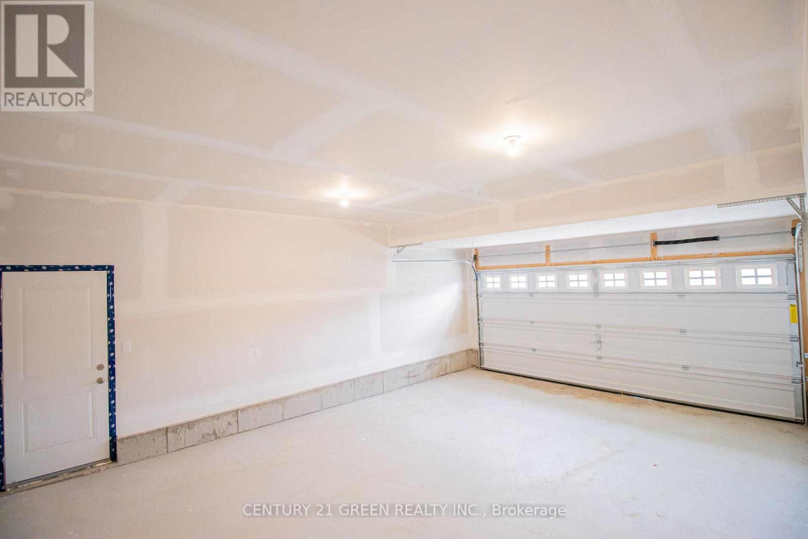 Photo 47 of 274 Springfield Crescent, Clearview ON