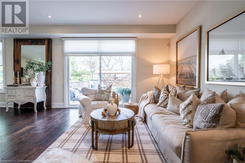 Photo 13 of 962 Beach Boulevard, Hamilton ON