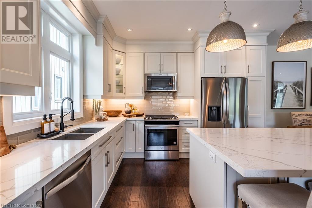 Photo 16 of 962 Beach Boulevard, Hamilton ON