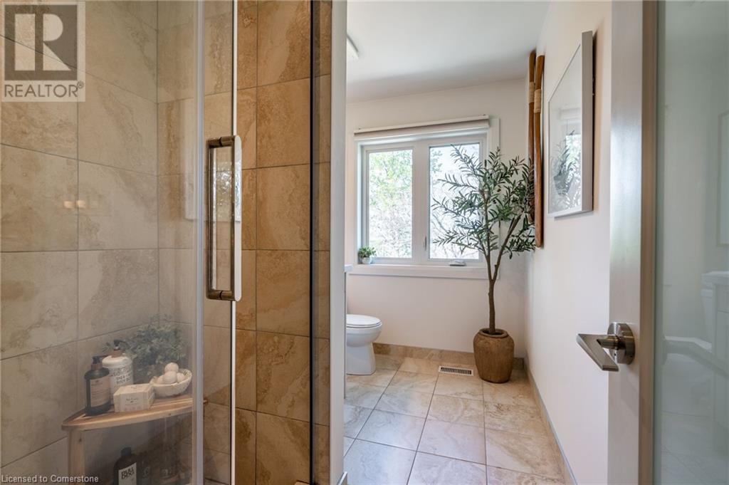 Photo 32 of 962 Beach Boulevard, Hamilton ON