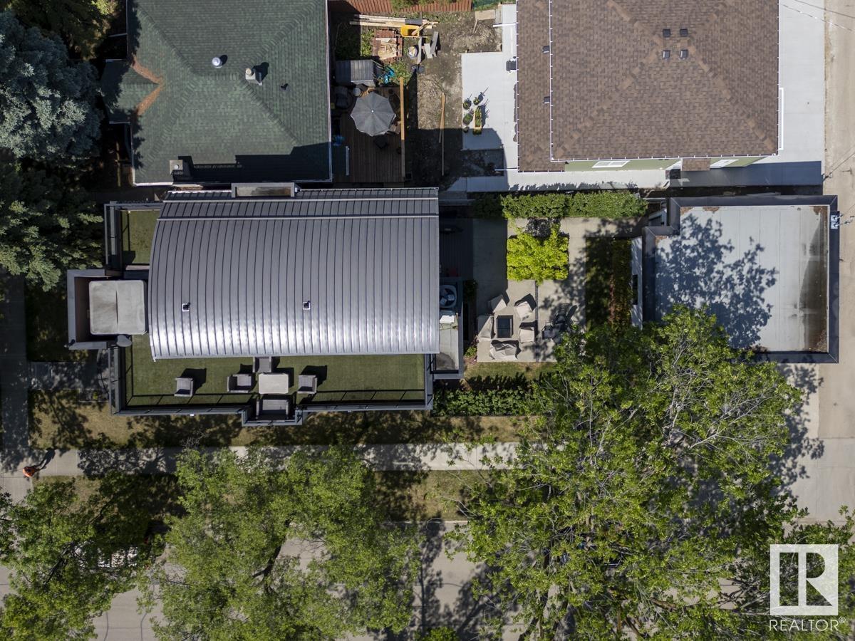 Photo 3 of 9303 94 St Nw, Edmonton AB