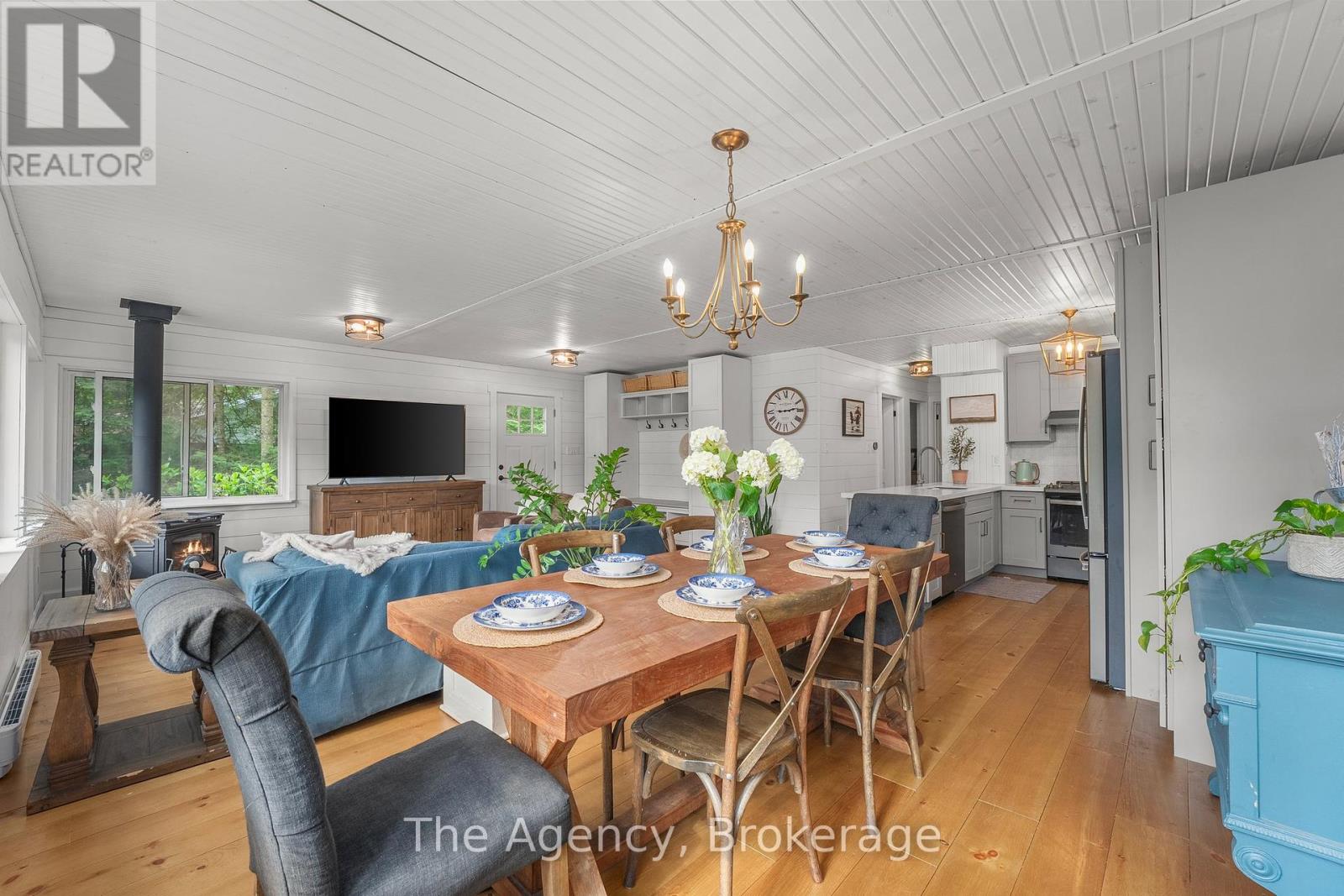 Photo 10 of 1333 Sherwood Forest Road, Bracebridge ON