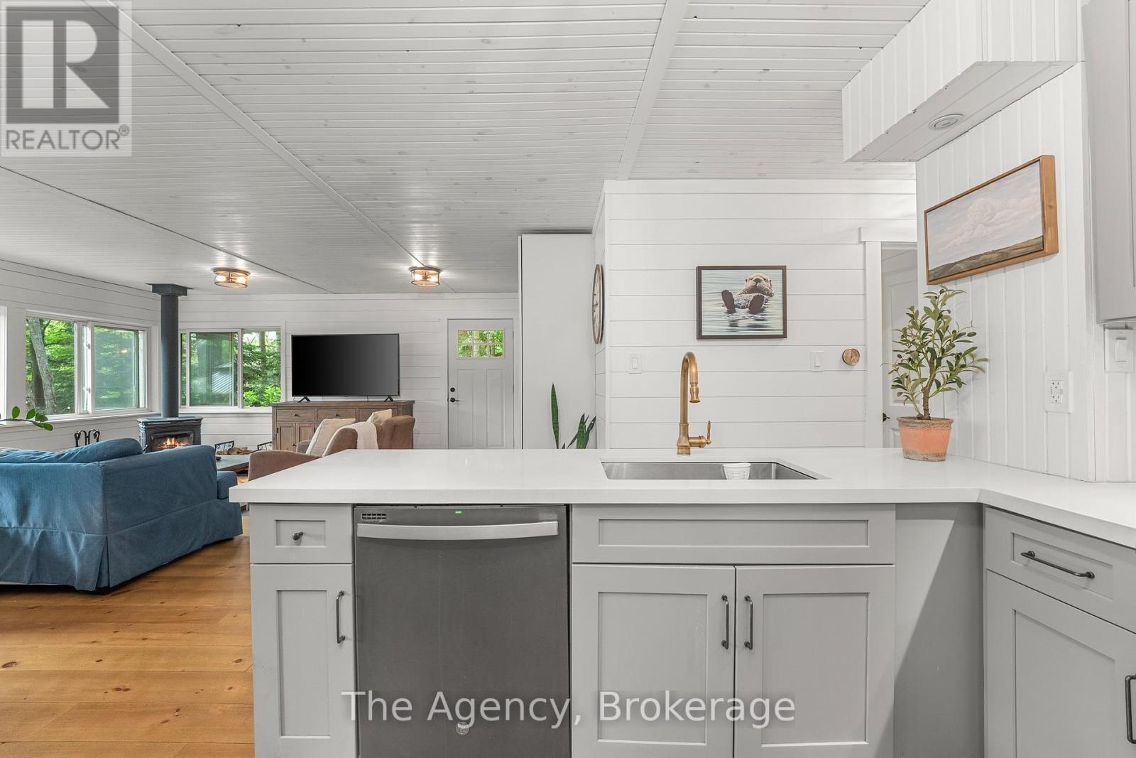 Photo 11 of 1333 Sherwood Forest Road, Bracebridge ON
