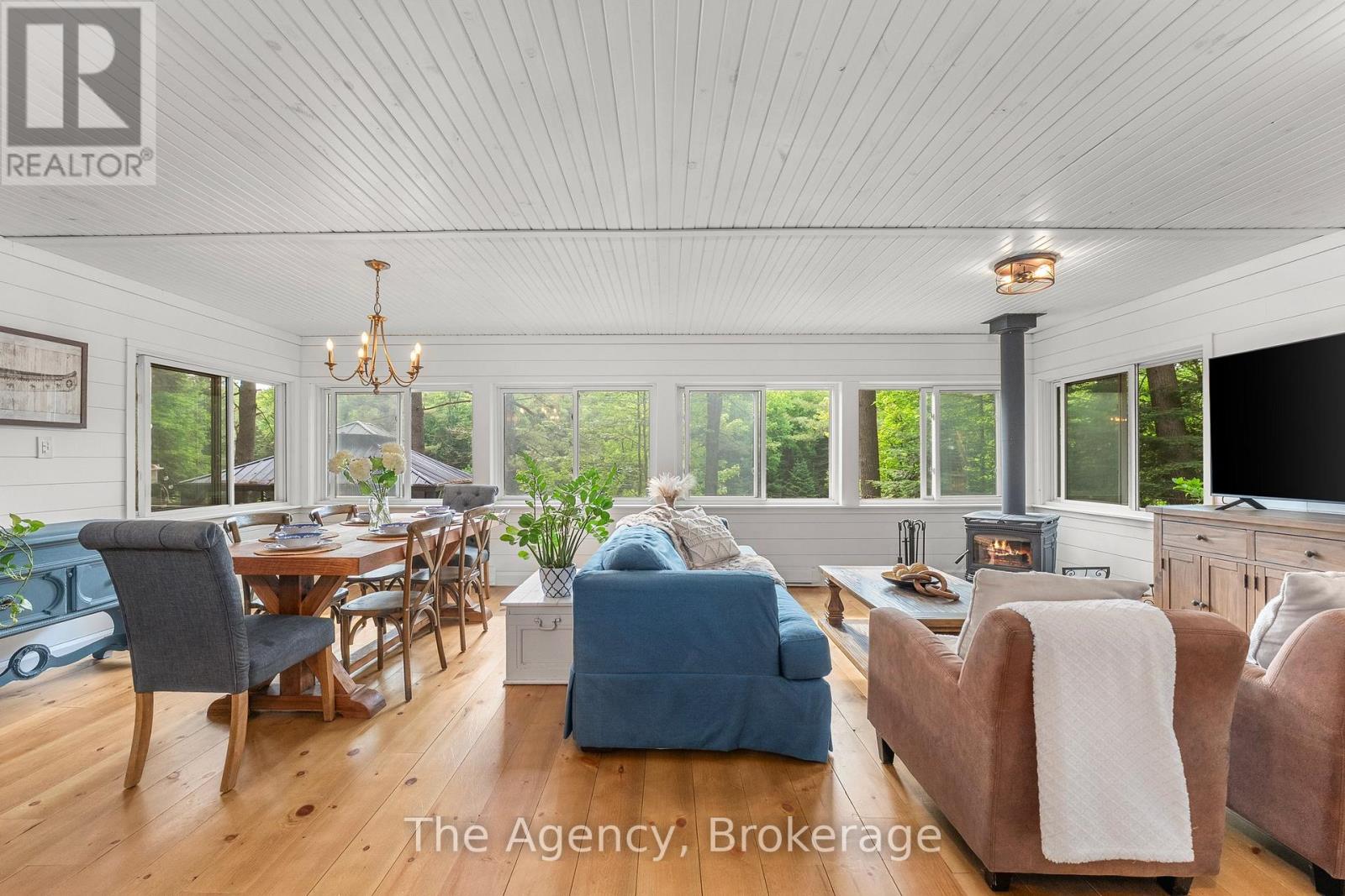 Photo 12 of 1333 Sherwood Forest Road, Bracebridge ON