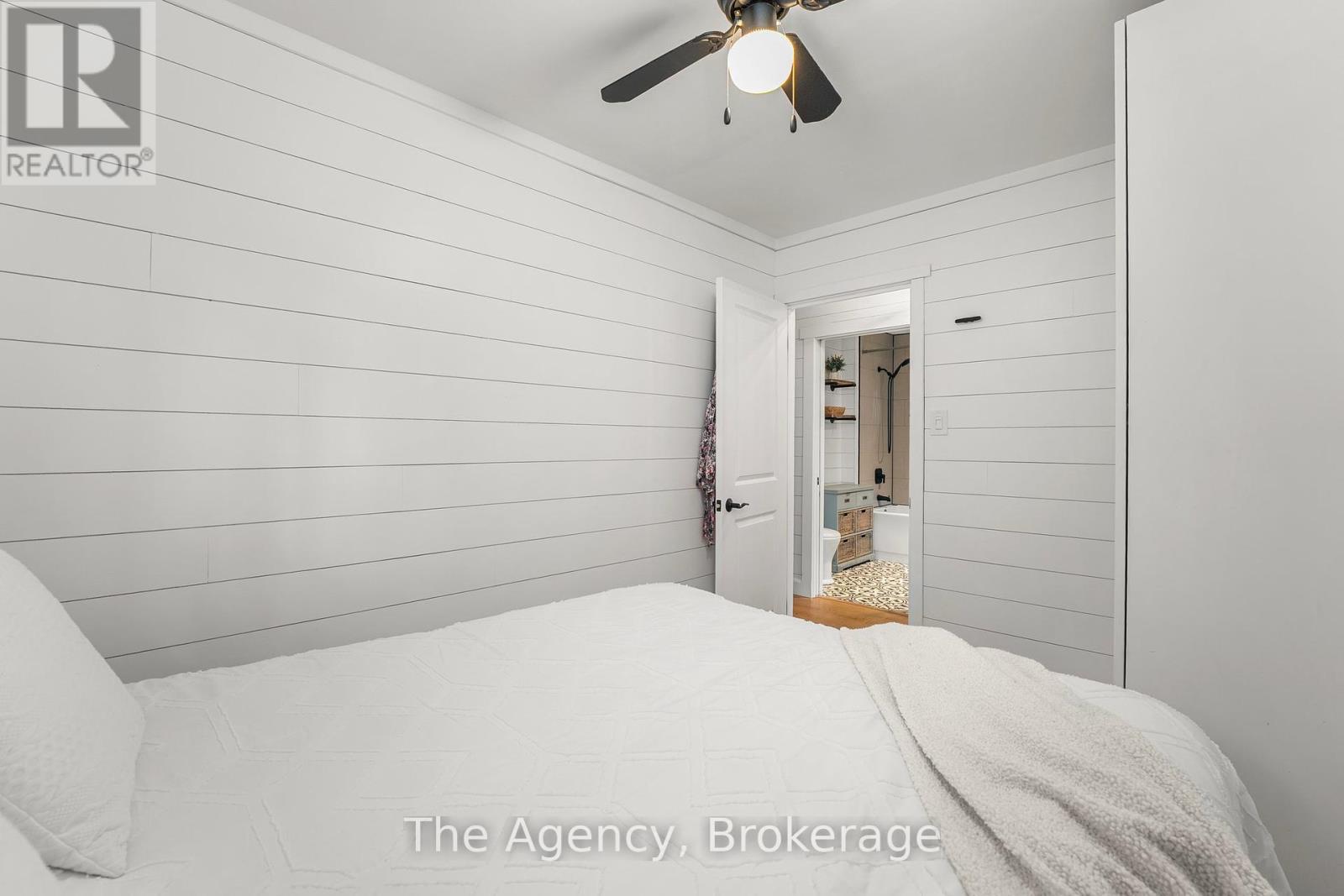 Photo 14 of 1333 Sherwood Forest Road, Bracebridge ON