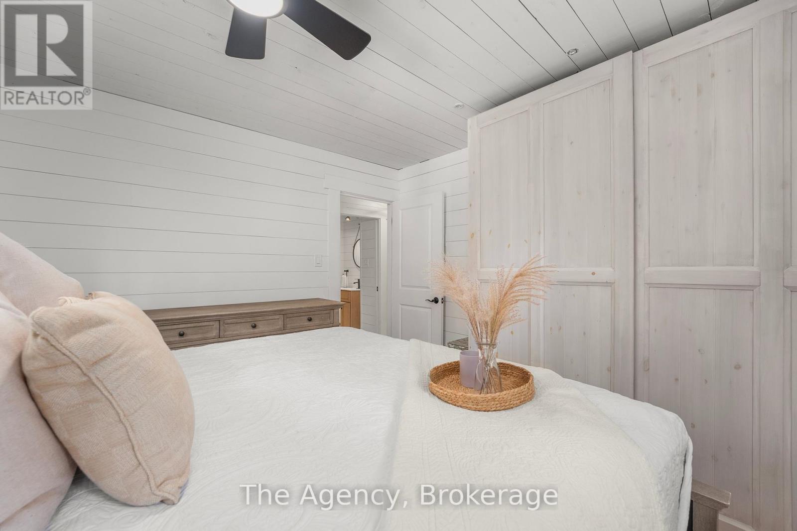Photo 16 of 1333 Sherwood Forest Road, Bracebridge ON