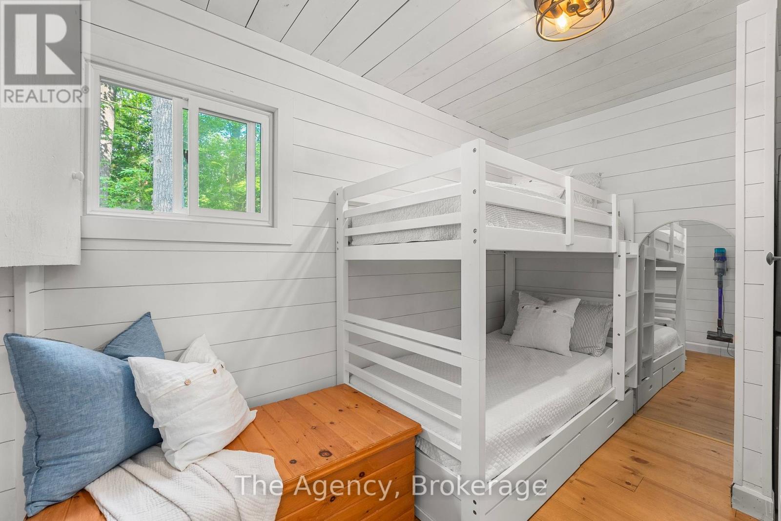 Photo 18 of 1333 Sherwood Forest Road, Bracebridge ON