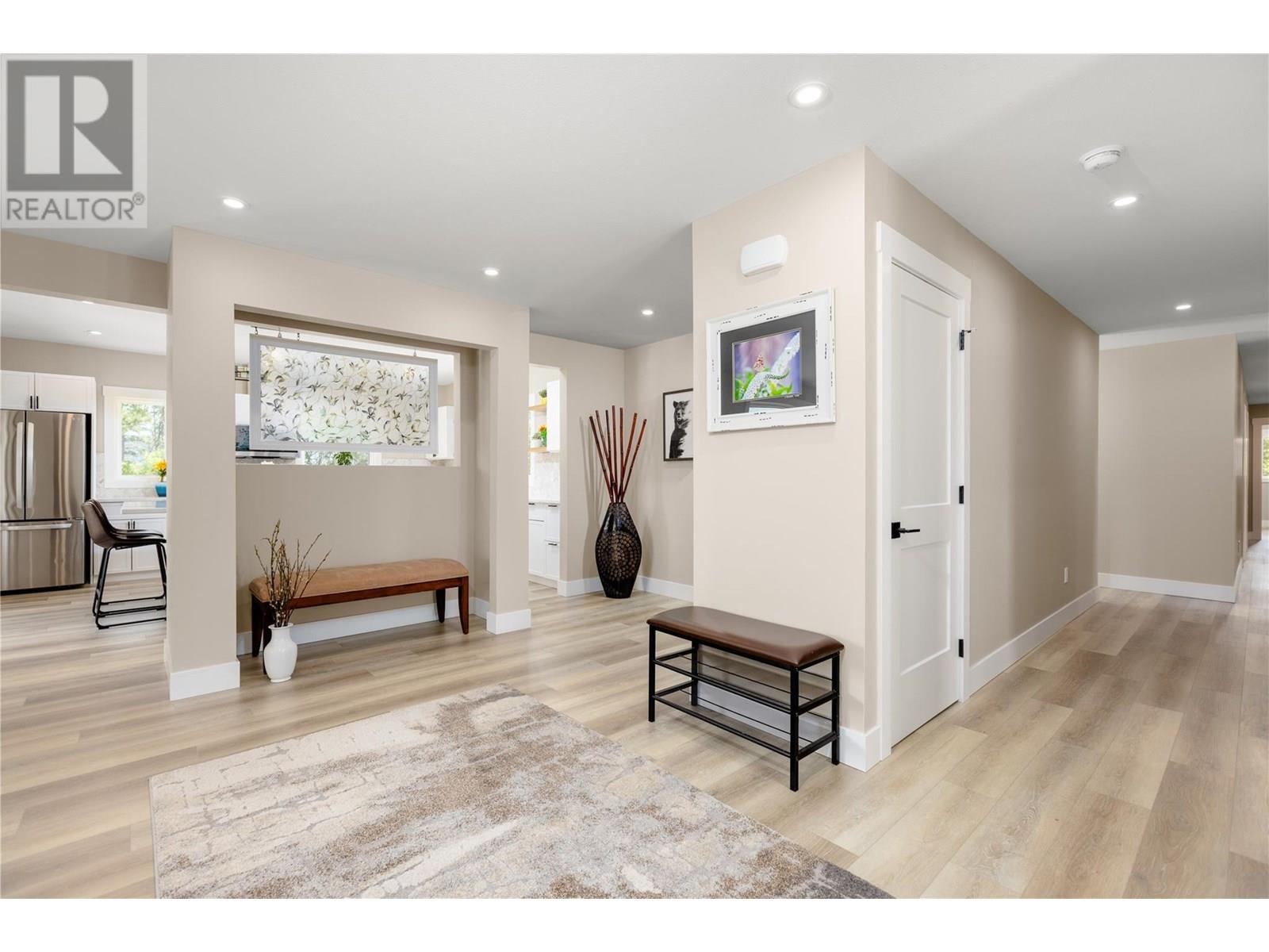 5496 93/95 Highway, Wasa