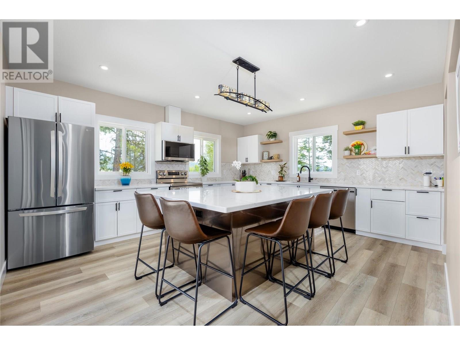 5496 93/95 Highway, Wasa