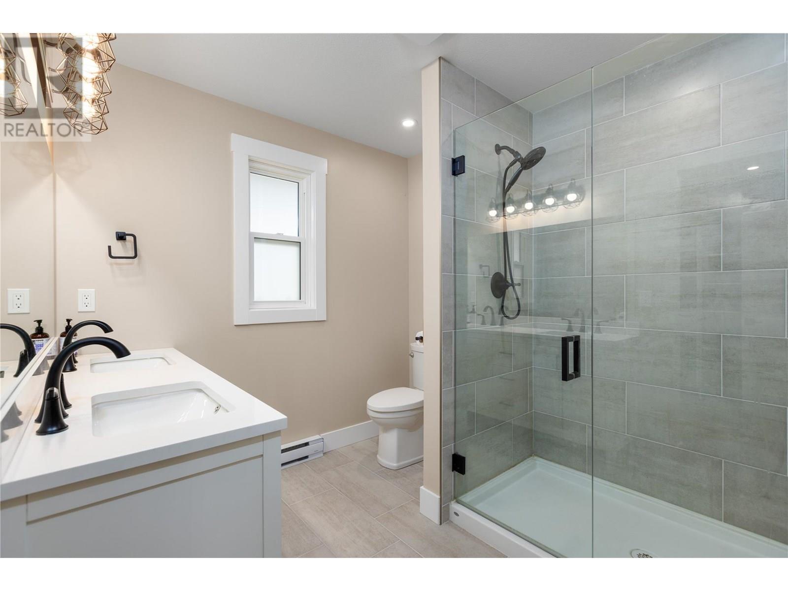 5496 93/95 Highway, Wasa