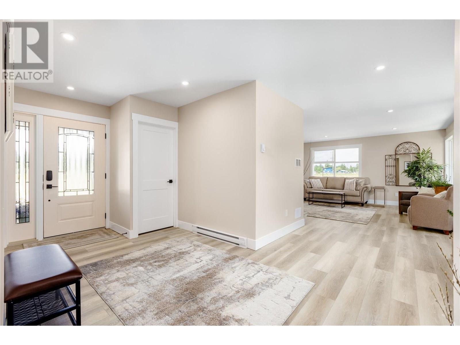5496 93/95 Highway, Wasa