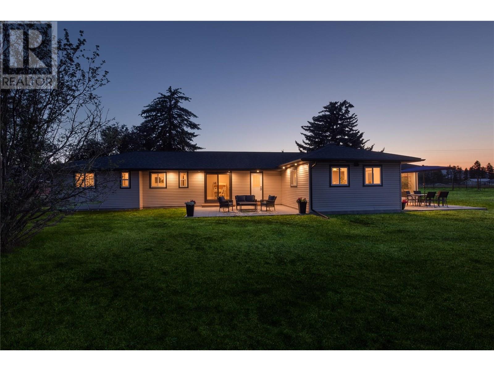 5496 93/95 Highway, Wasa