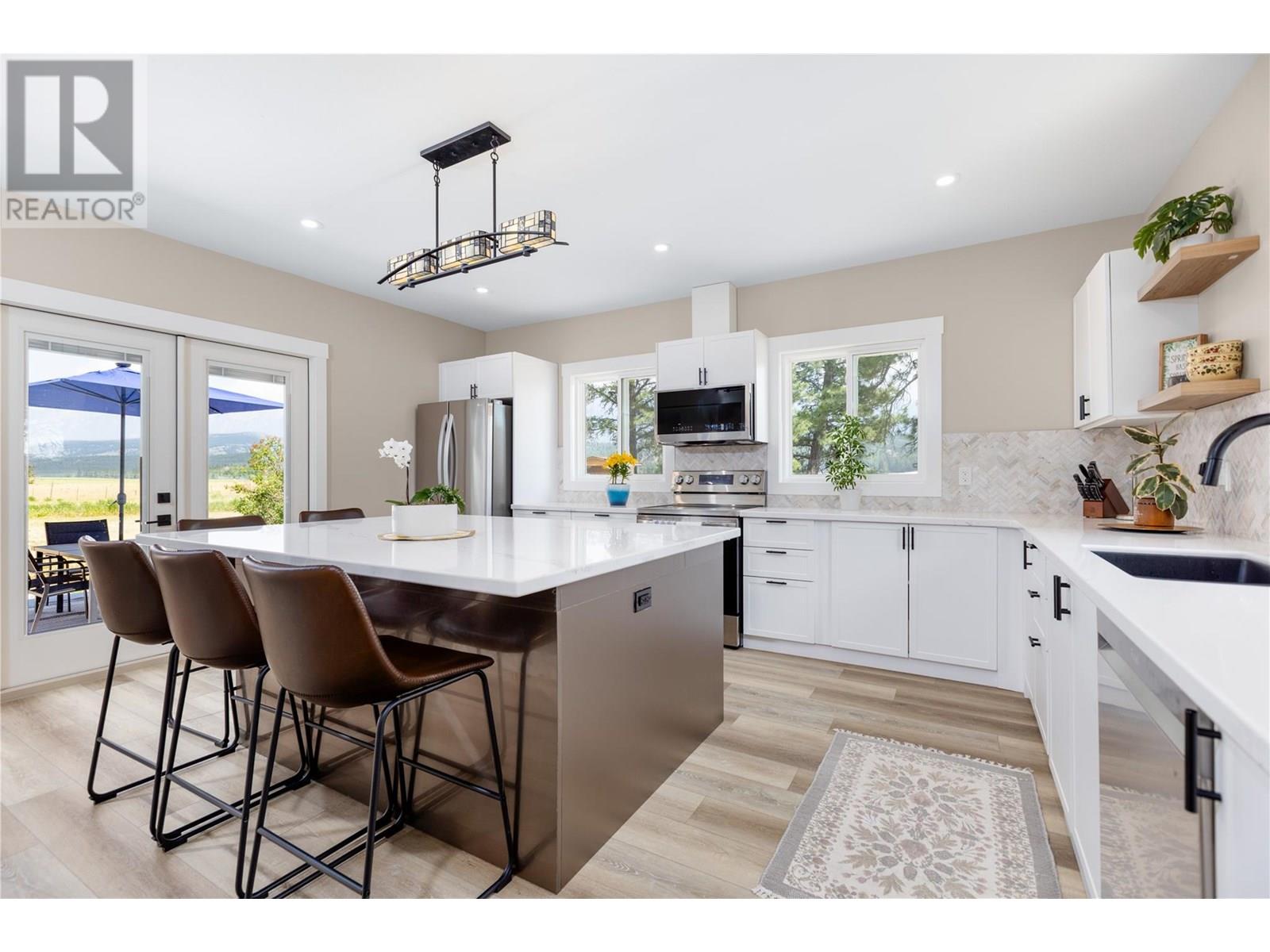 5496 93/95 Highway, Wasa