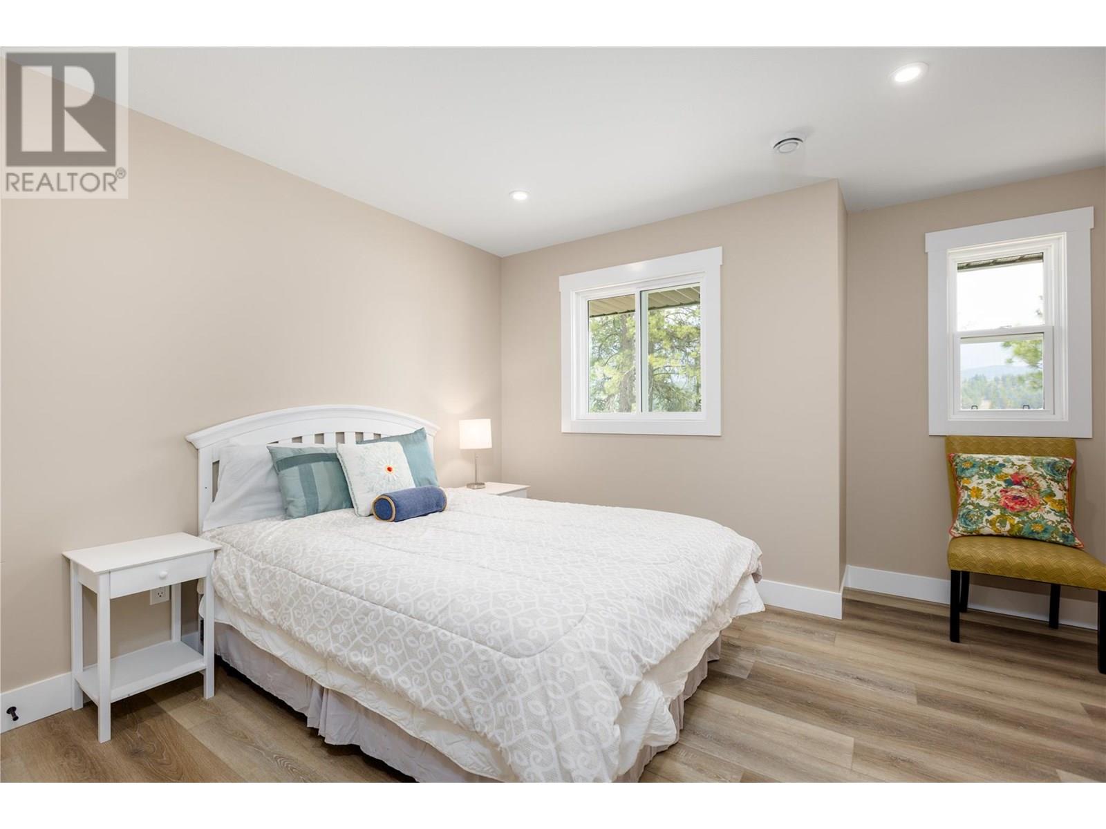 5496 93/95 Highway, Wasa