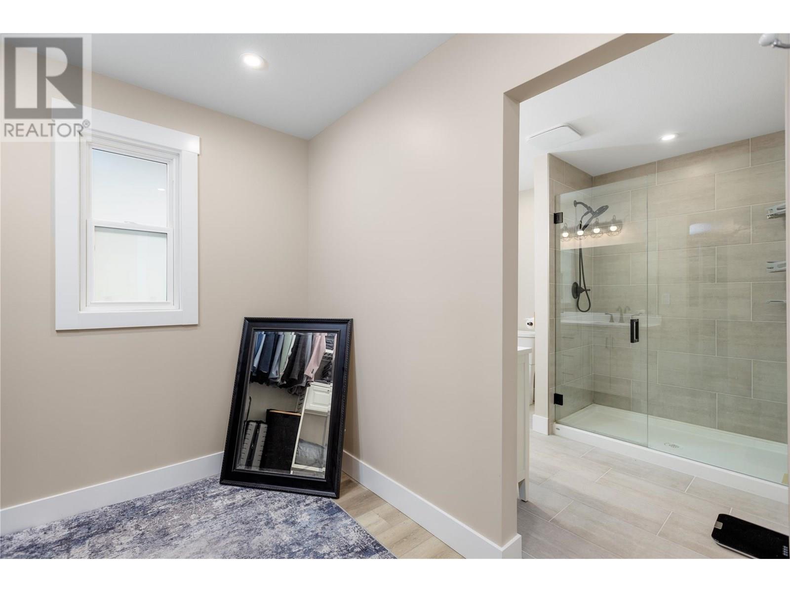 5496 93/95 Highway, Wasa