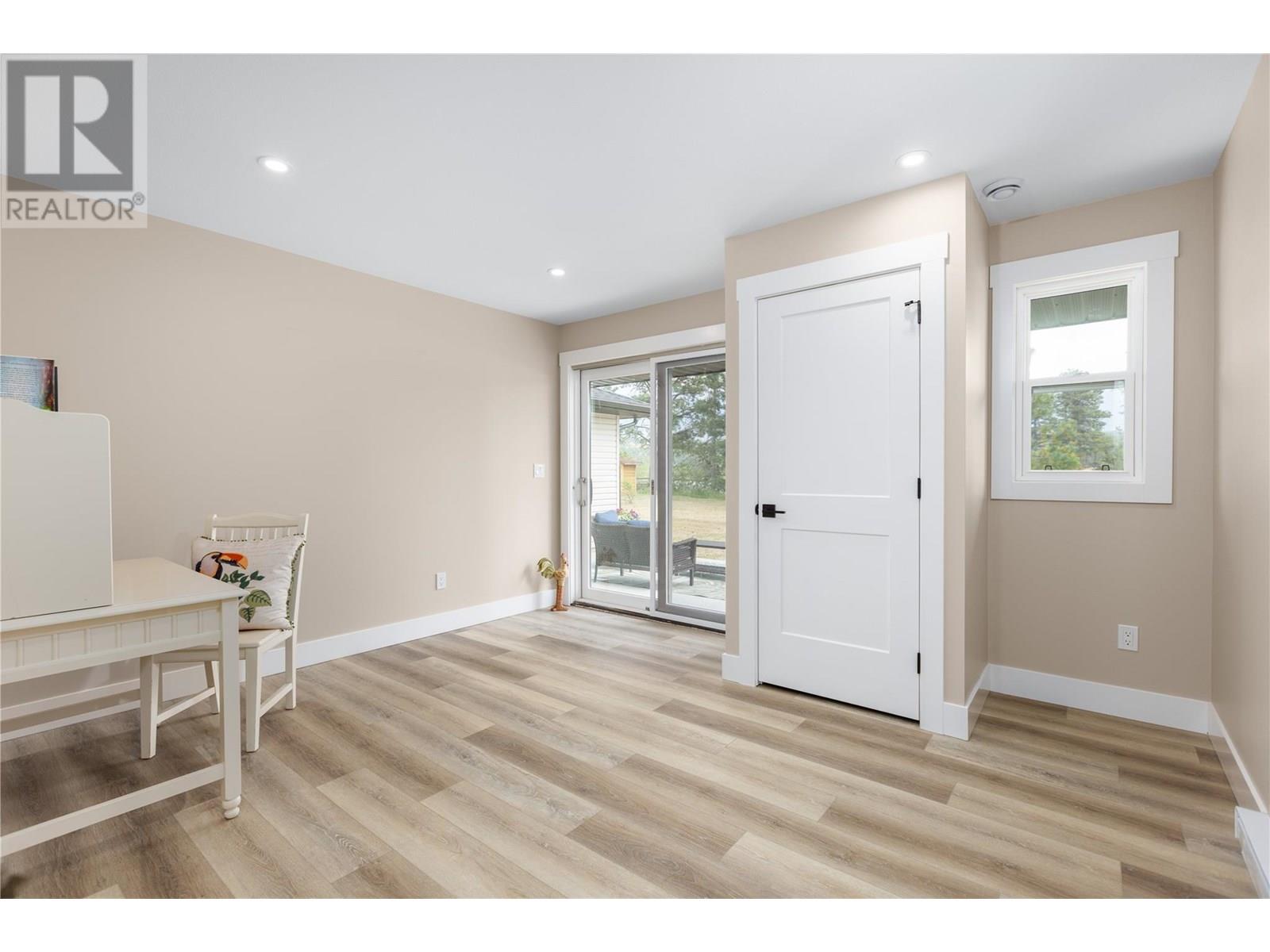 5496 93/95 Highway, Wasa