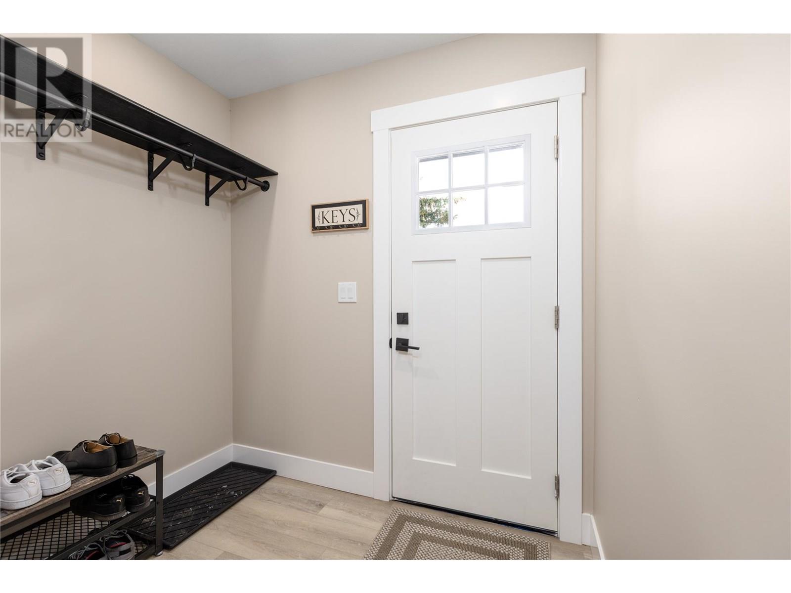 5496 93/95 Highway, Wasa