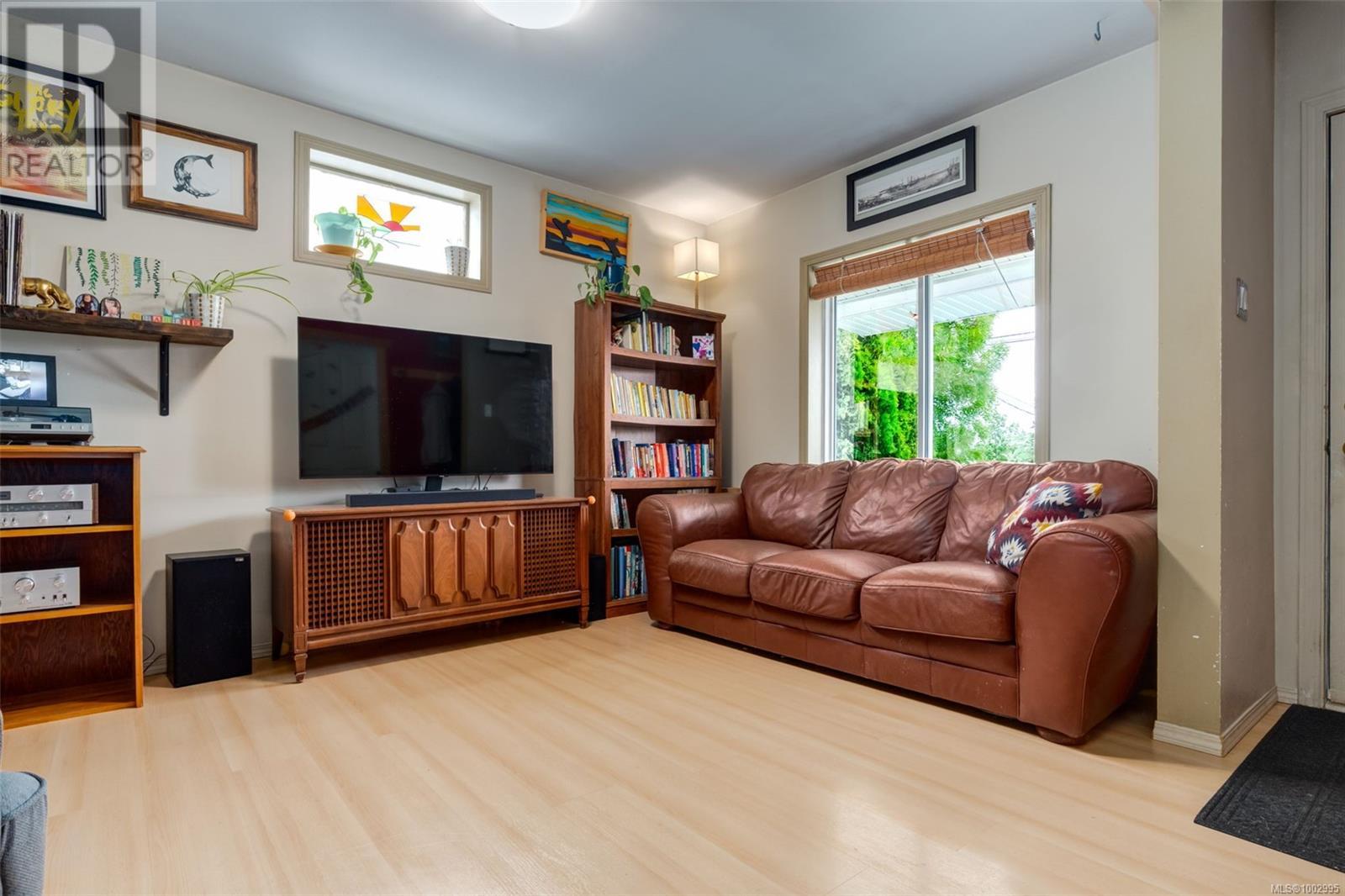 Photo 17 of 50 Irwin St, Nanaimo BC