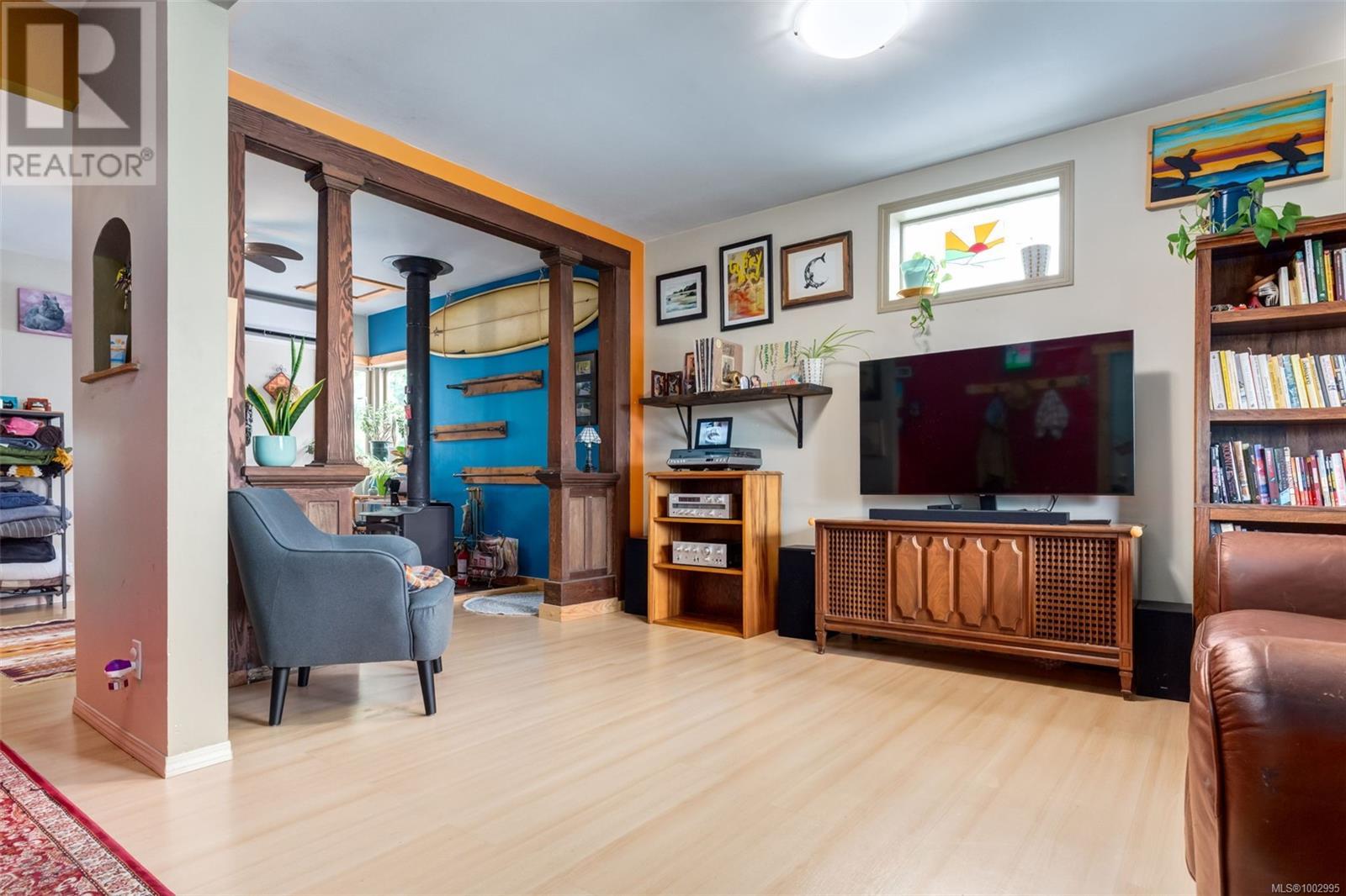 Photo 4 of 50 Irwin St, Nanaimo BC