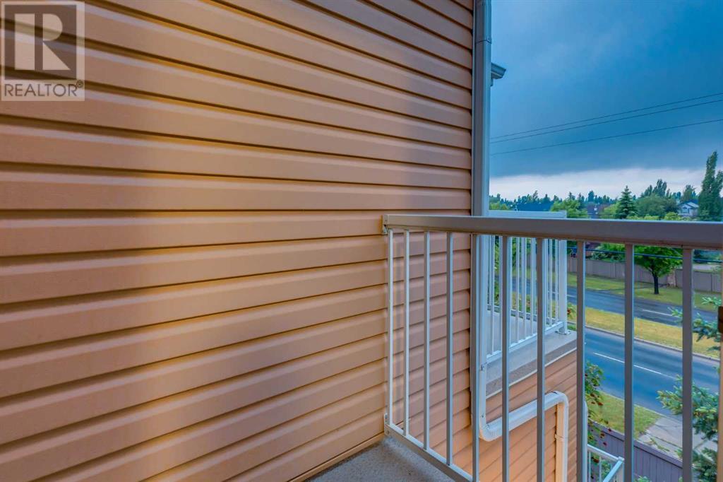 Single Family House for Sale in  CHAPARRAL RIDGE Park SE Chaparral Calgary 