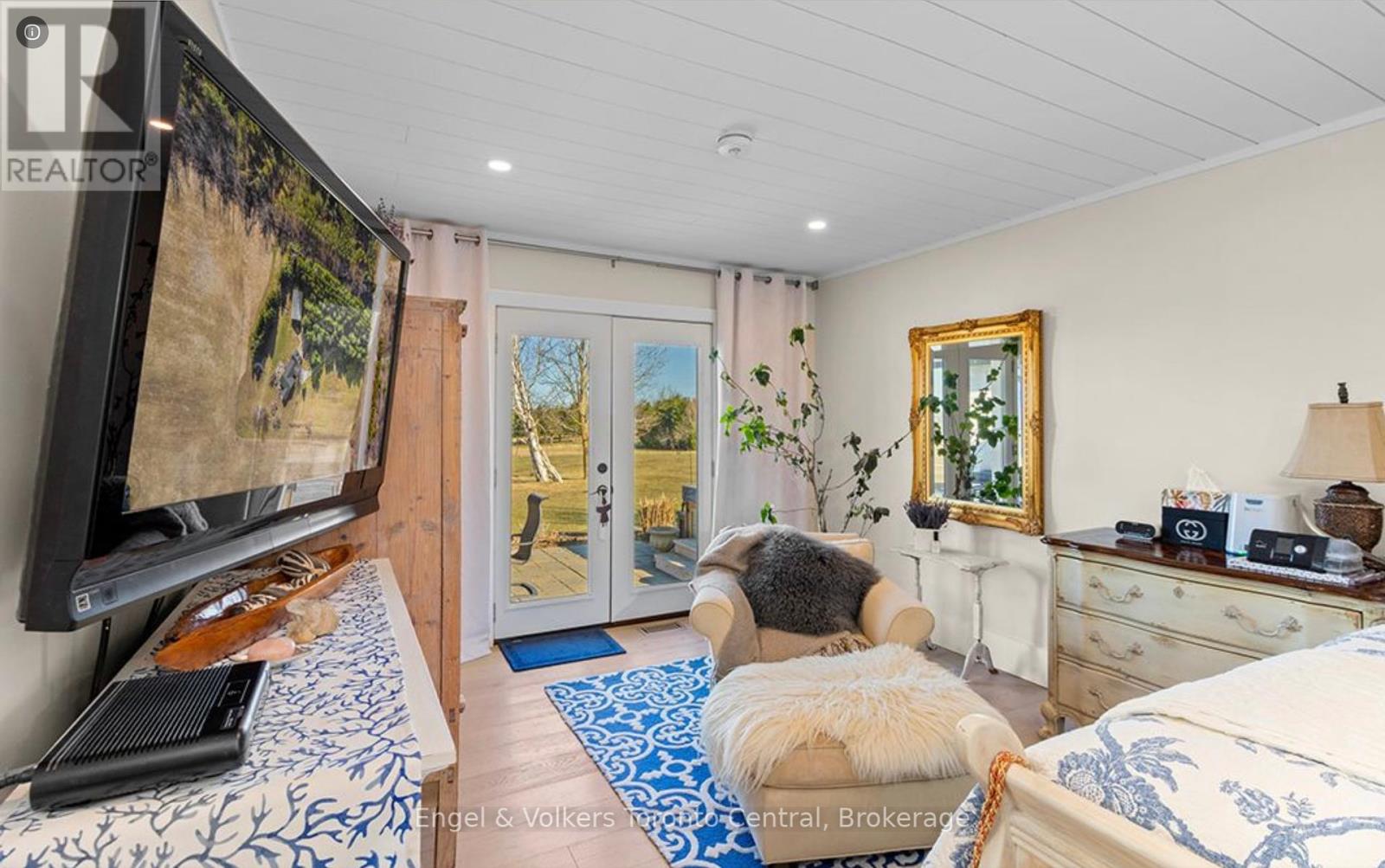 Photo 13 of 9263 91 County Road, Clearview ON