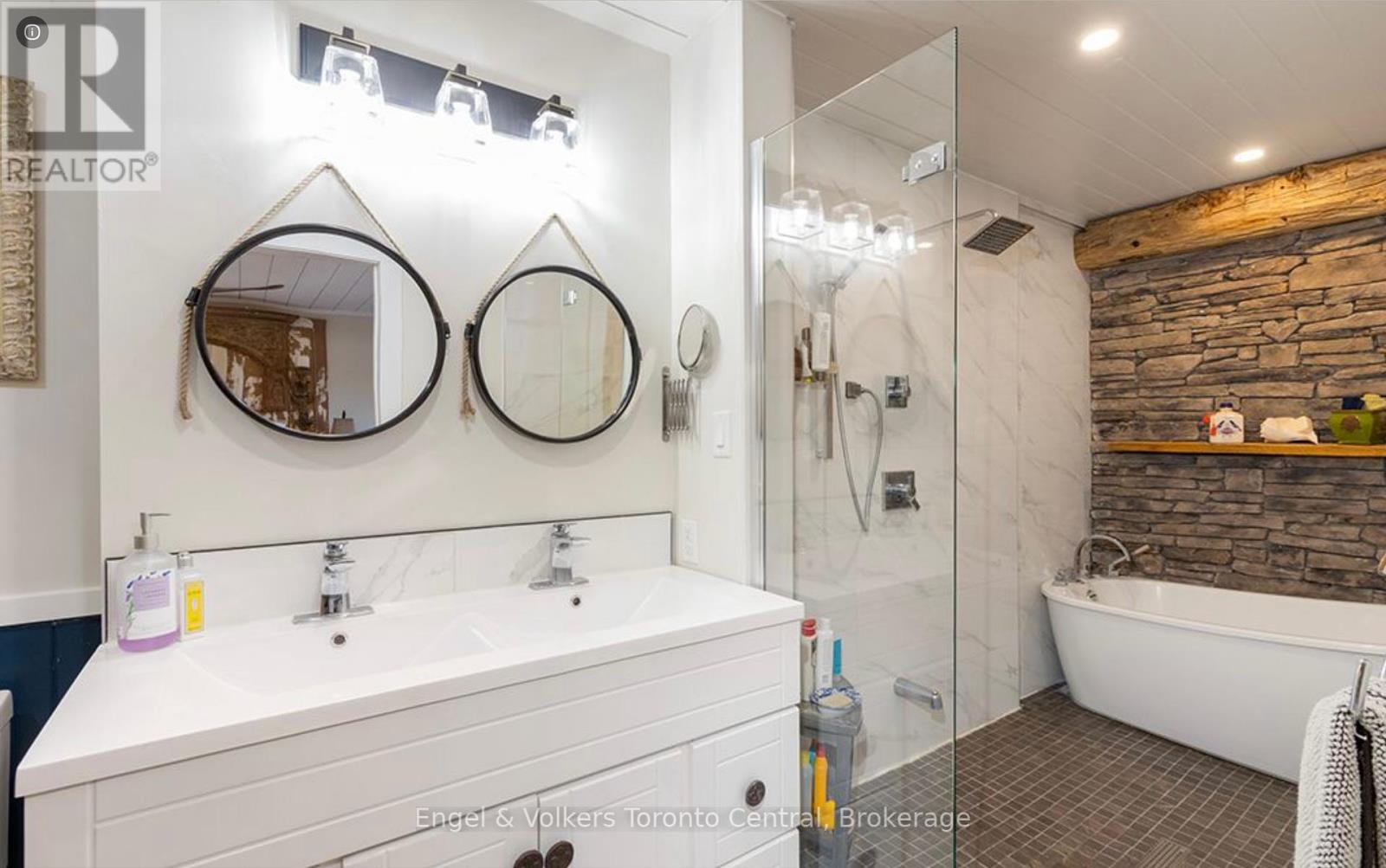 Photo 15 of 9263 91 County Road, Clearview ON