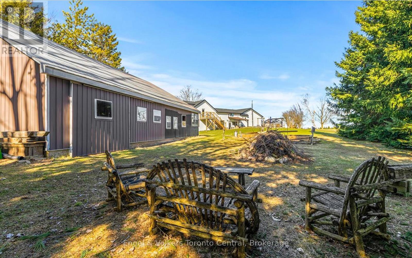 Photo 36 of 9263 91 County Road, Clearview ON