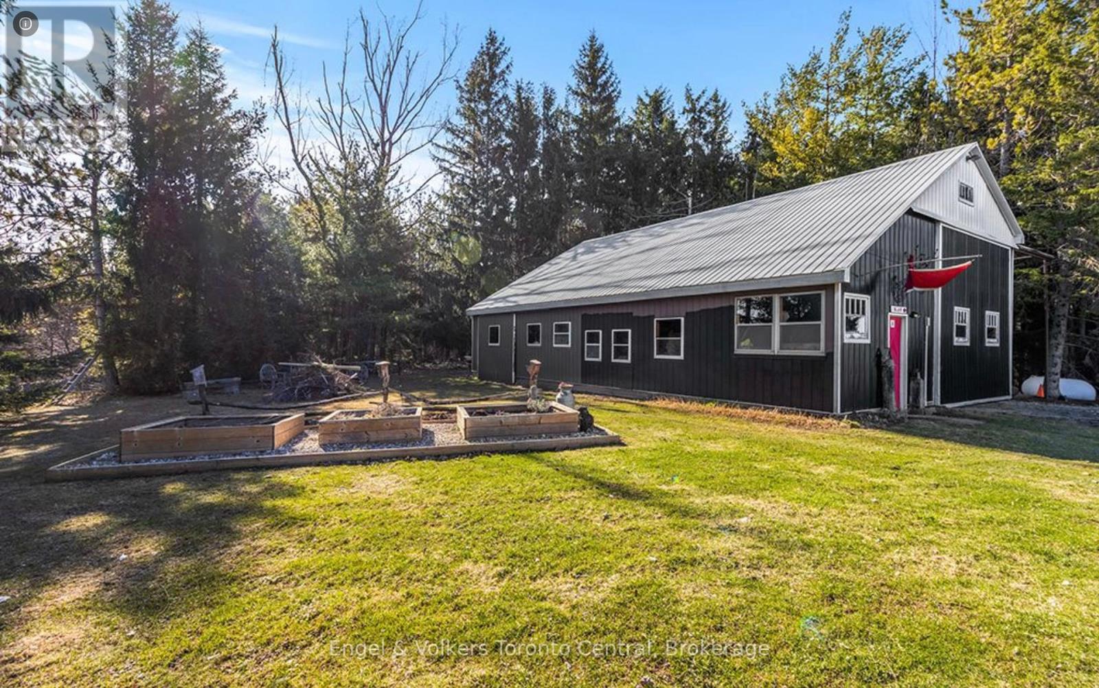 Photo 35 of 9263 91 County Road, Clearview ON