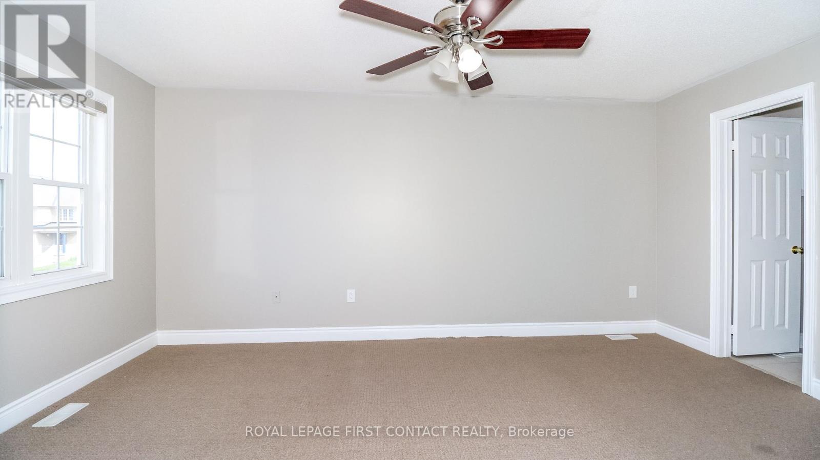 Photo 24 of 59 Winchester Terrace, Barrie ON