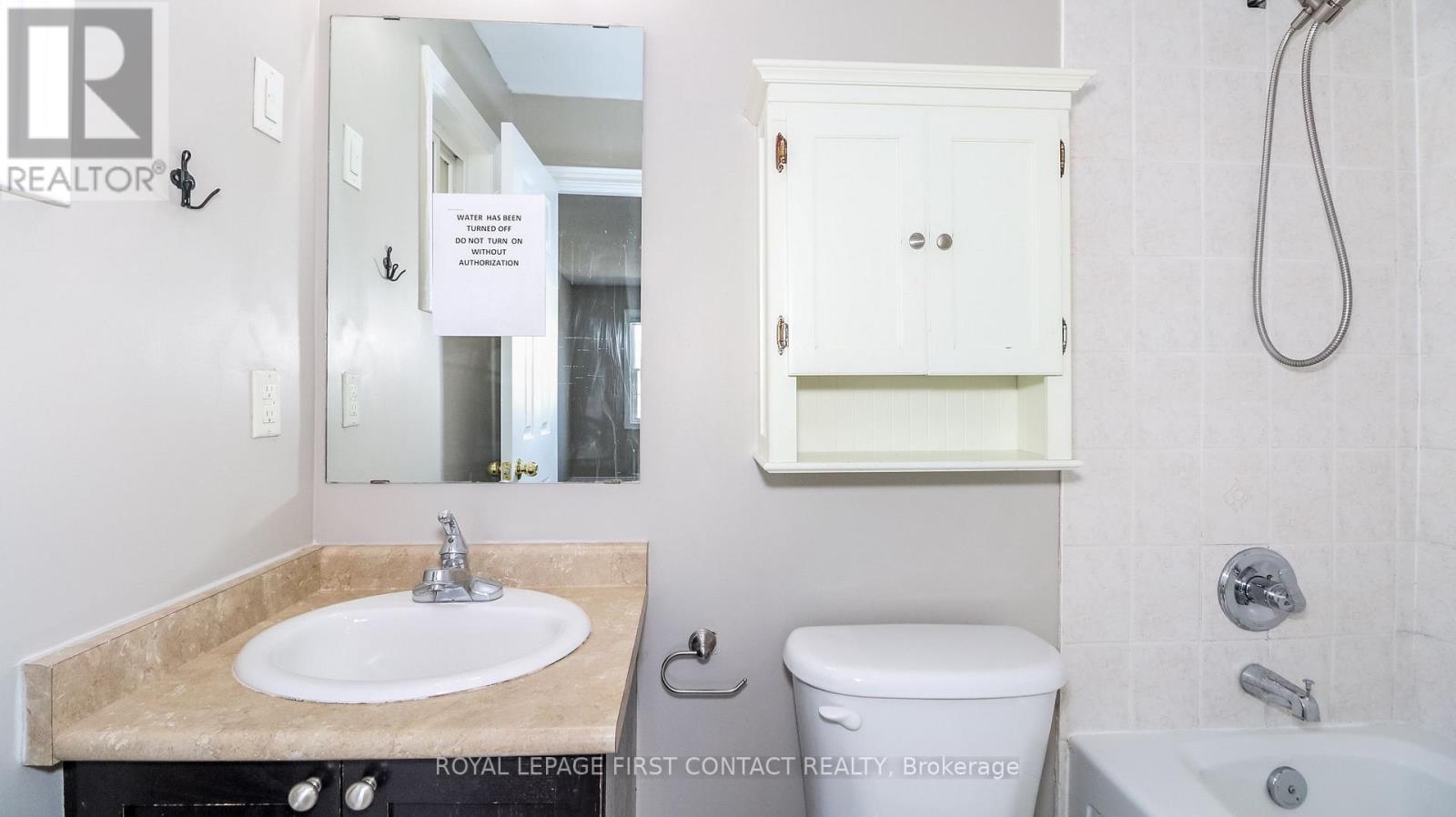 Photo 22 of 59 Winchester Terrace, Barrie ON
